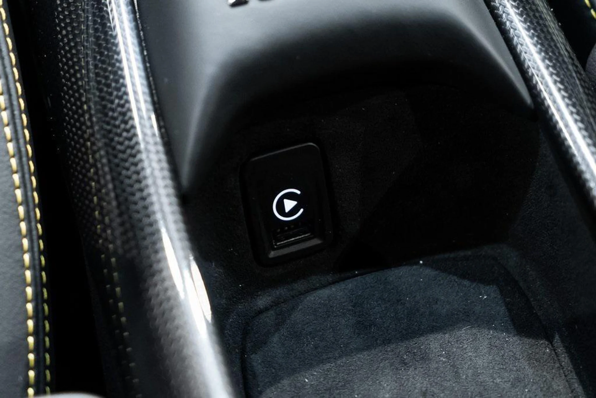 mph038_4123105121_f_B_Fu_Q2ps8_Vpcli07k_EVGW_3r_D_Si_Q_29023ff42d