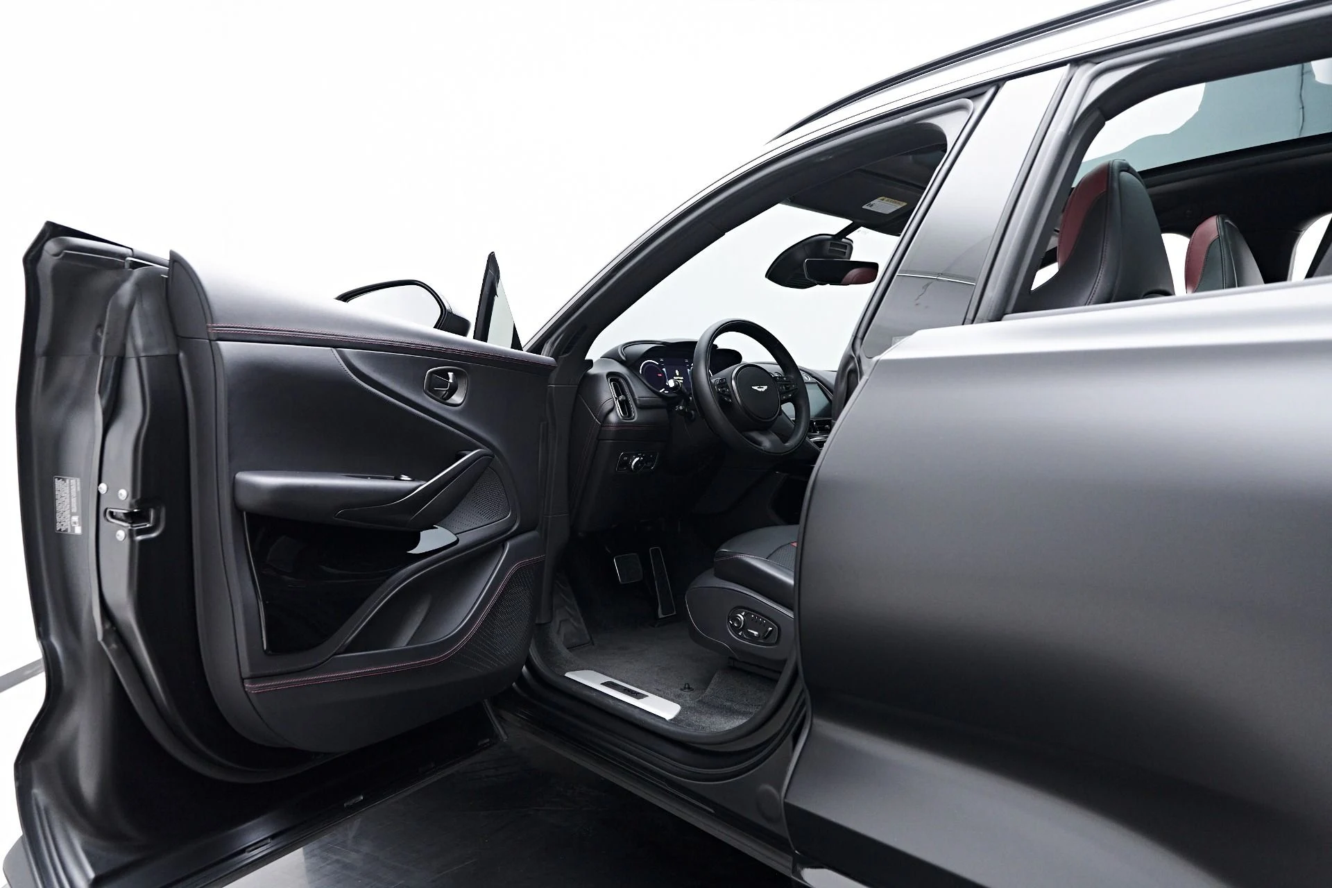 mph038_4130749077_Used_2023_Aston_Martin_DBX_707_1754786768_c23d2c6cb5