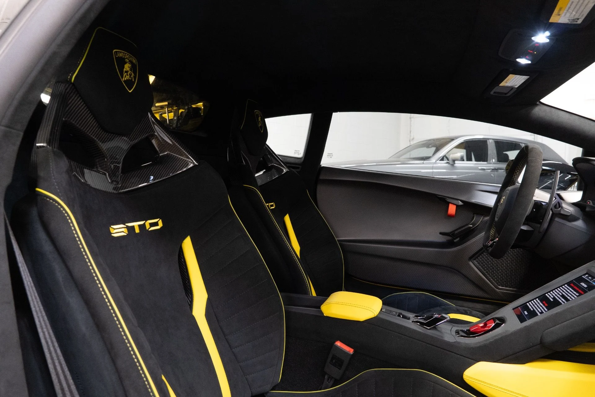 mph038_4132313969_Used_2022_Lamborghini_Huracan_STO_1733941664_675dd6966e