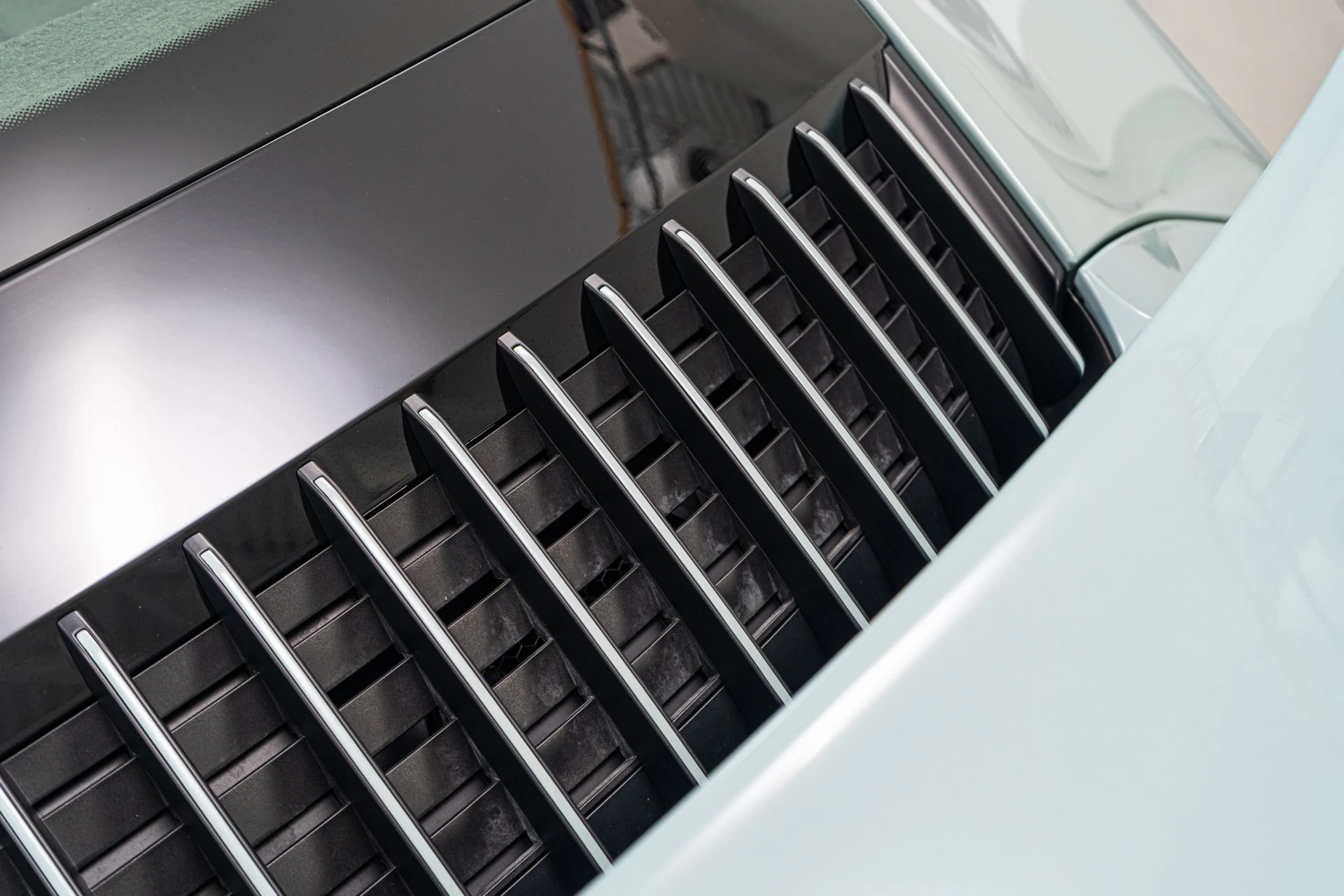 mph038_4150034333_Used_2025_Porsche_911_Carrera_Sport_Design_Package_Sport_Exhaust_Premium_Package_1763489634_1f1eff915c