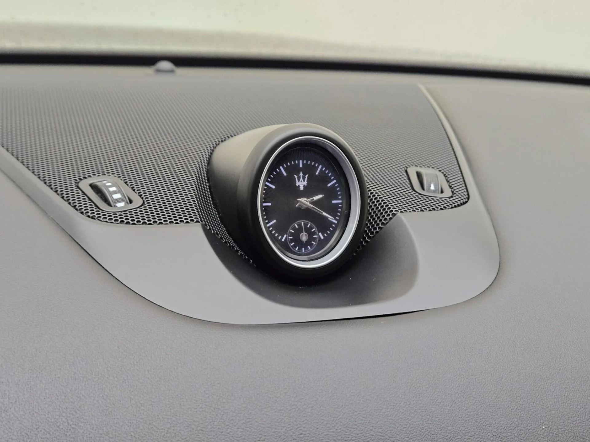 mph038_4174983372_Used_2021_Maserati_Levante_S_Gran_Sport_1763713753_90cedc44e7