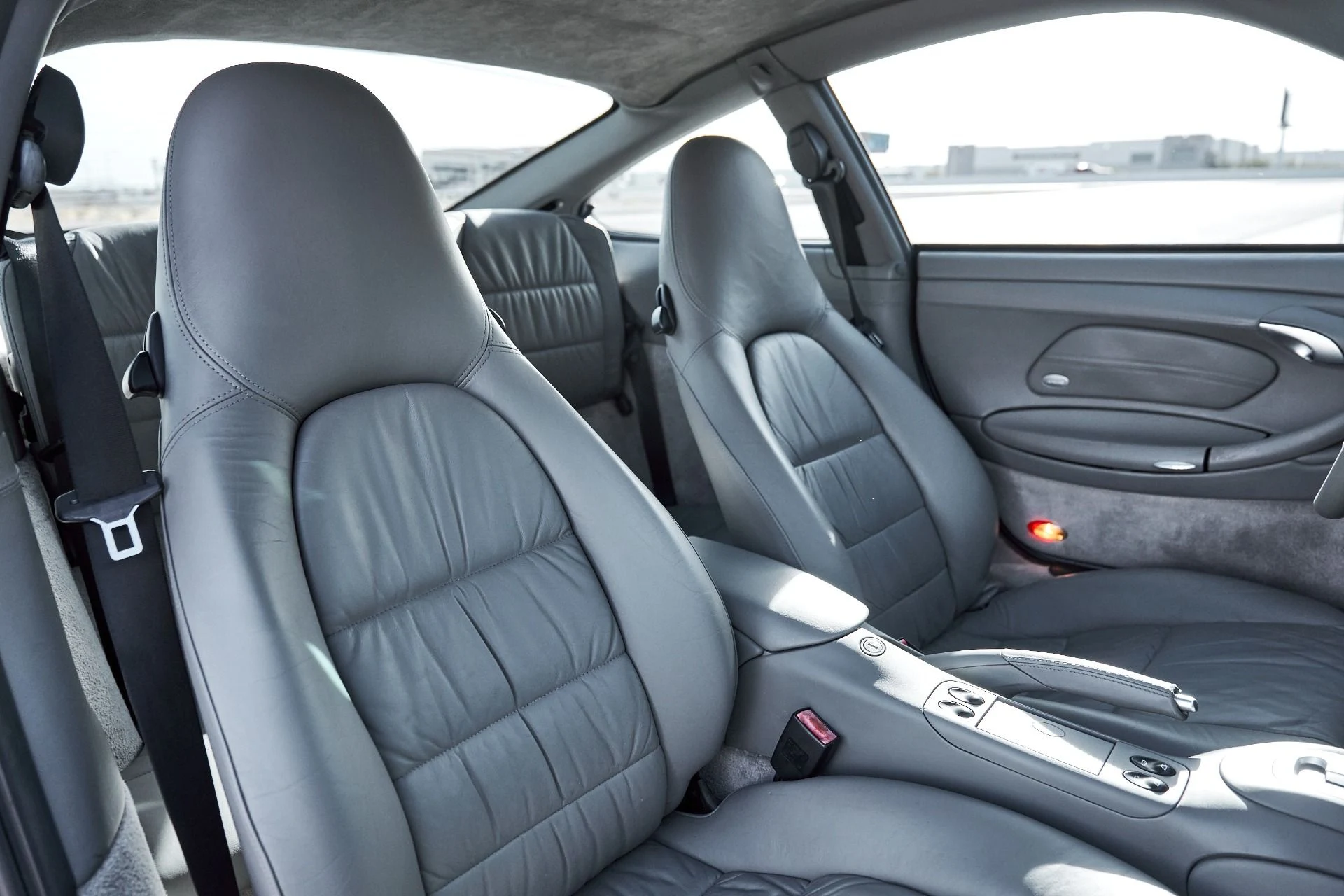 mph038_4177109167_Used_2002_Porsche_911_Carrera_1766458463_77c0706f54