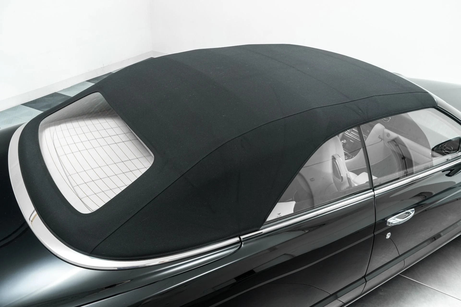 mph038_4190326093_Used_2009_Bentley_Azure_1776719869_4166f95c1d