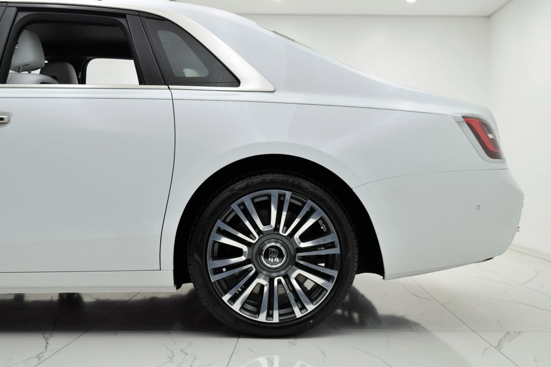 mph038_4198987909_Used_2021_Rolls_Royce_Ghost_f63649574d