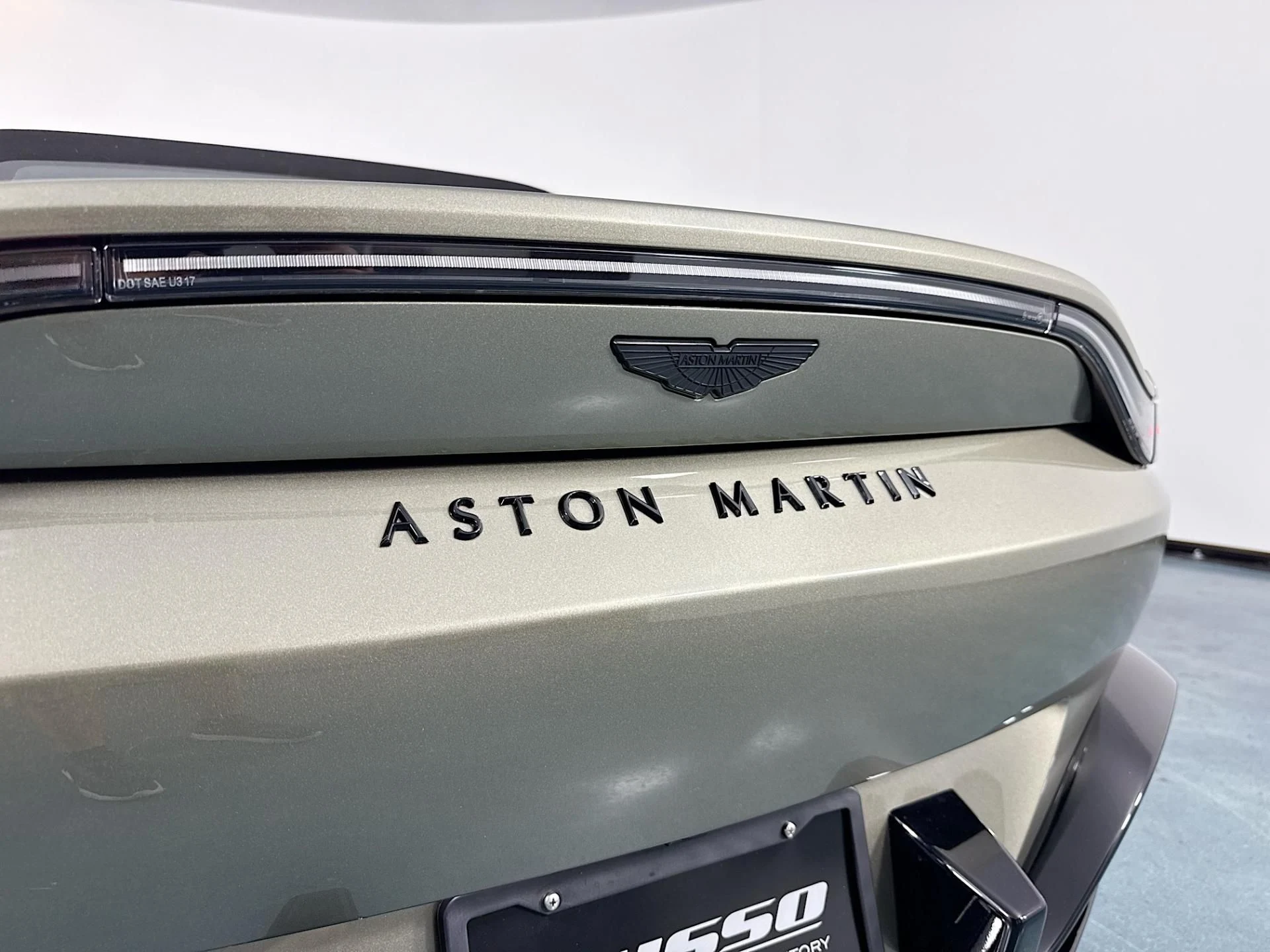 mph038_4206532741_Used_2023_Aston_Martin_Vantage_V8_1783445560_e66108544d