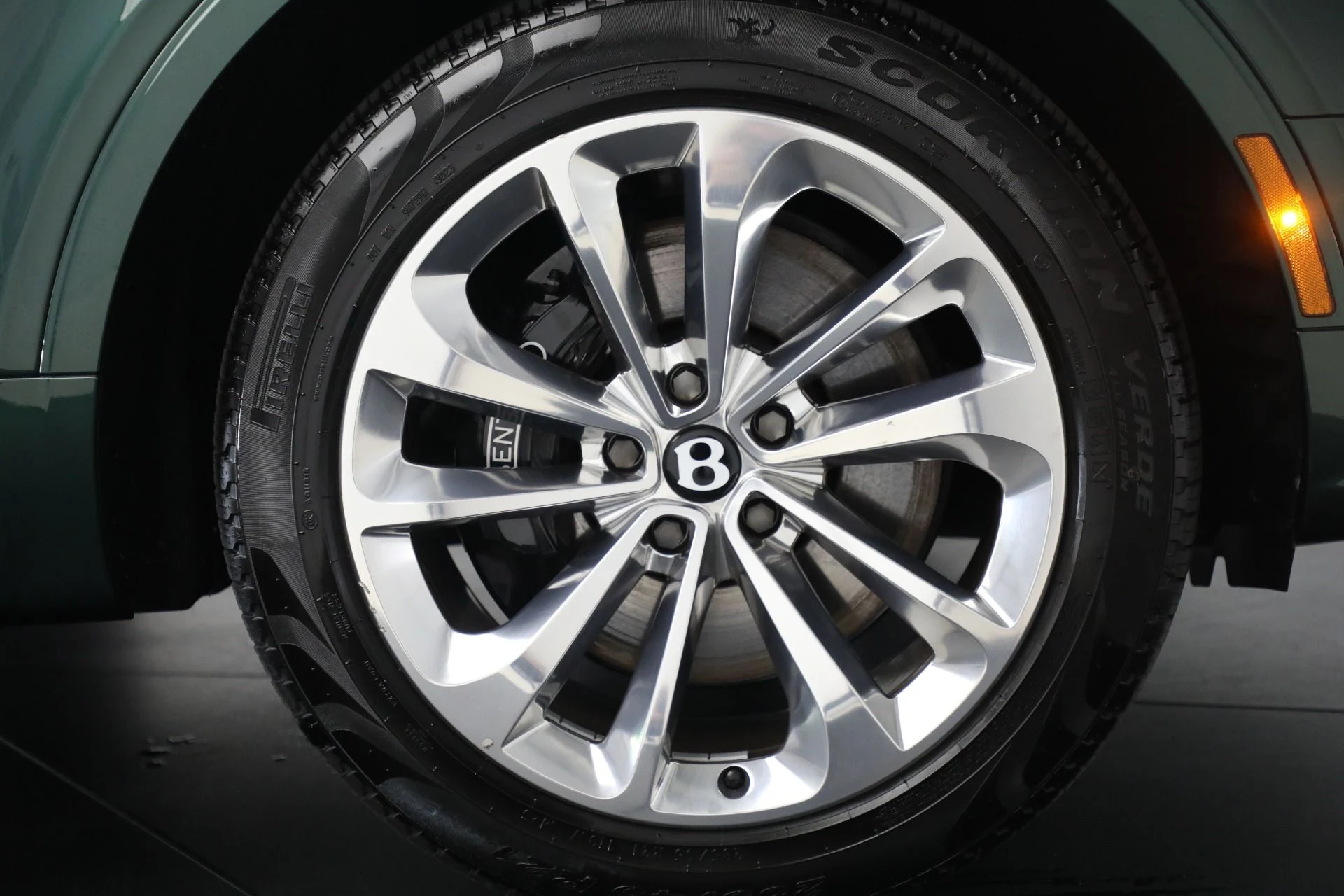 mph038_4217280041_Used_2023_Bentley_Bentayga_V8_c6cb433ebc