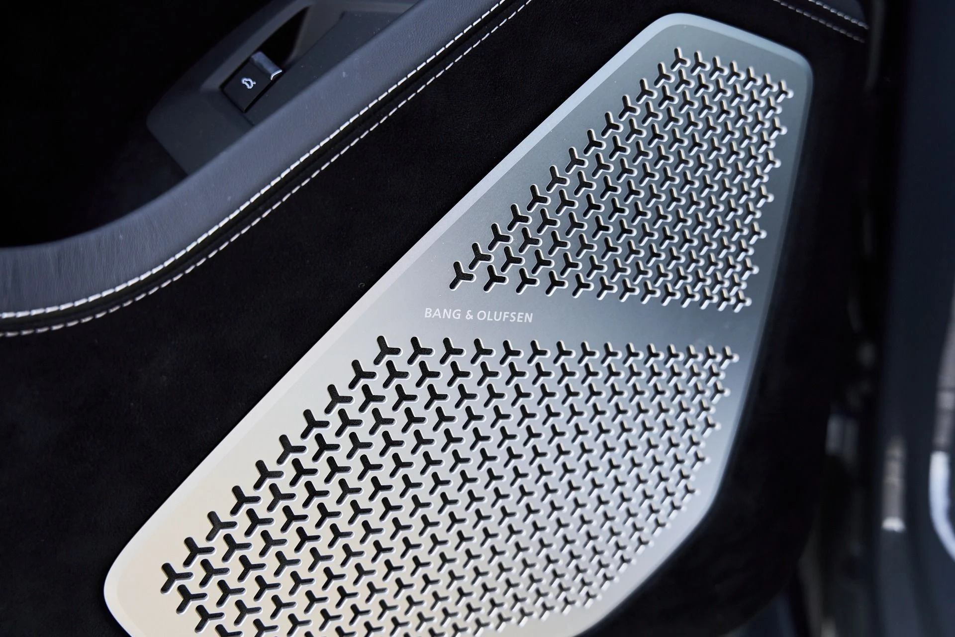 mph038_4233325698_Used_2024_Lamborghini_Urus_Performante_1766457687_70036e6639