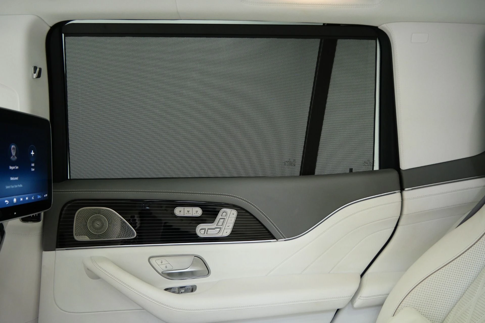 mph038_4233464484_Used_2024_Mercedes_Benz_Maybach_GLS_600_4_MATIC_Factory_Two_Tone_paint_Polished_Wheels_Loaded_1774374618_43e1c4f0ca