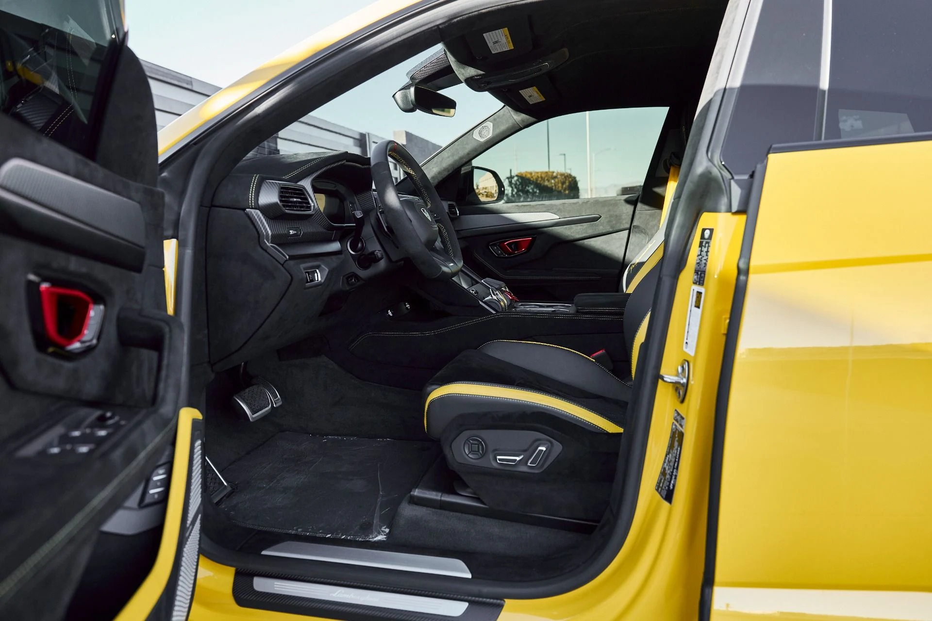 mph038_4256130316_Used_2024_Lamborghini_Urus_Performante_1768011600_a719ded273