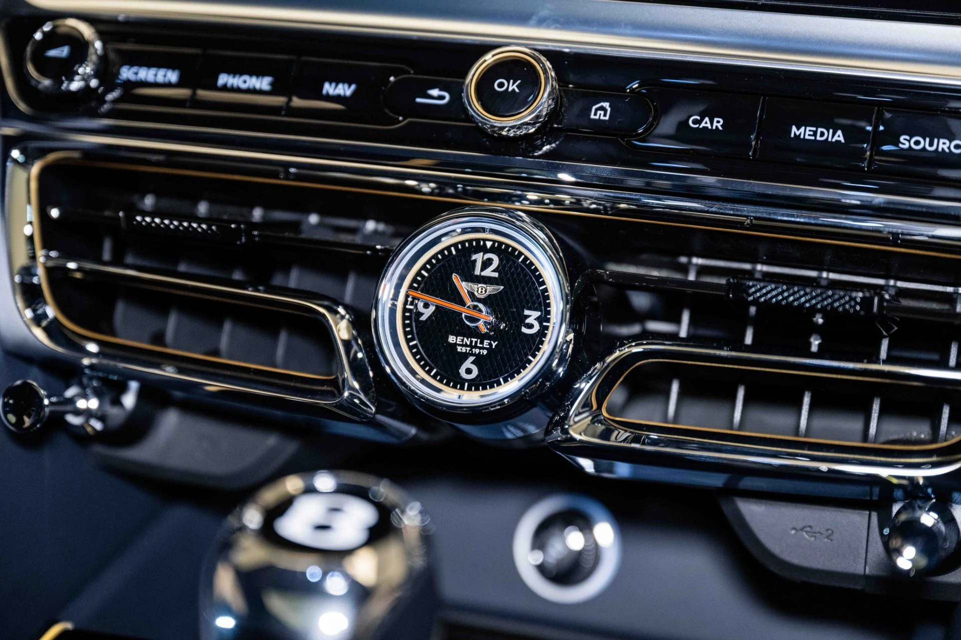 mph038_4267038500_Used_2024_Bentley_Flying_Spur_Edition_8_1721508195_08e9c17756