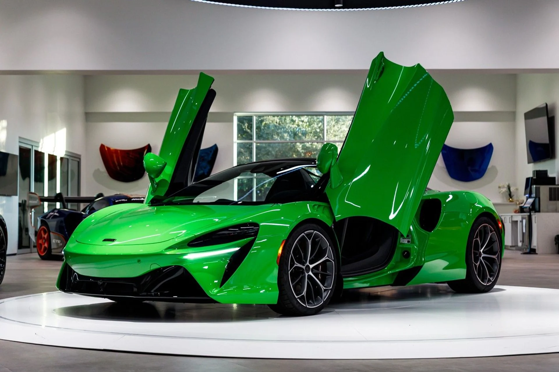 mph038_4280574821_647_p39_l_2aead765a4