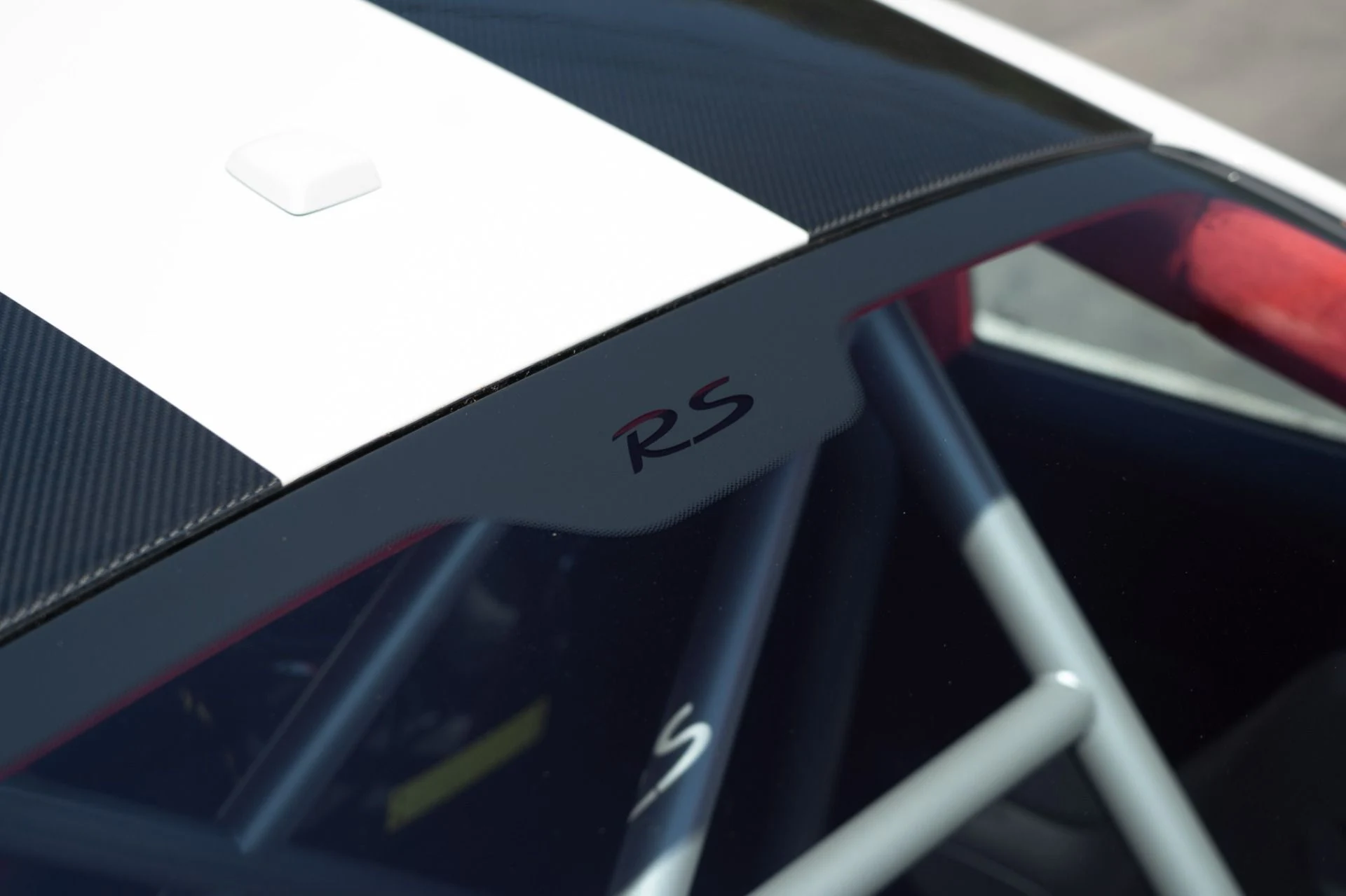 mph038_4288564360_Used_2018_Porsche_911_GT_2_RS_1755904886_4f7b795c07