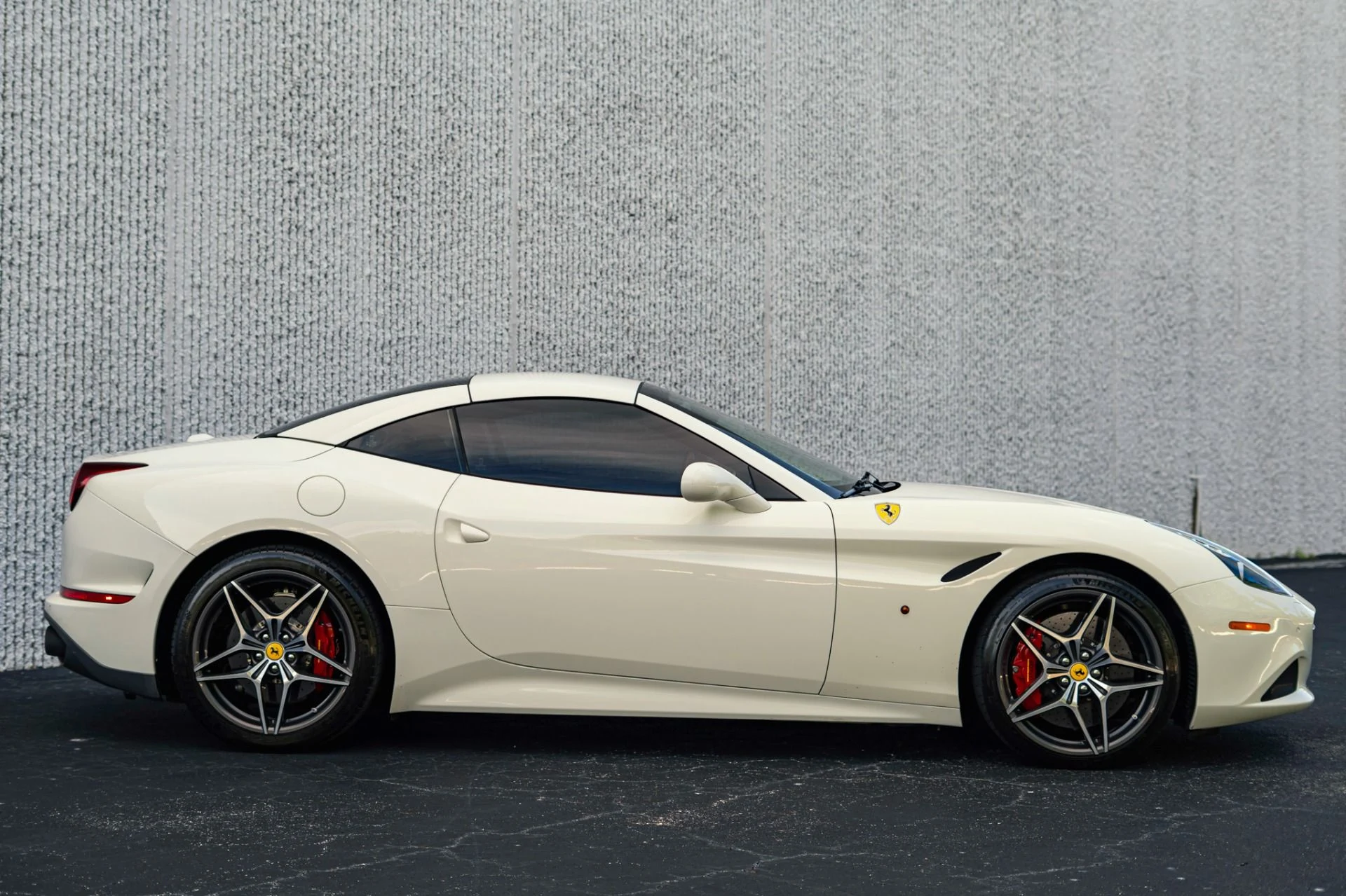 mph038_4288617142_Used_2017_Ferrari_California_T_251_K_MSRP_Special_Handling_Pack_Daytona_Seats_Powertrain_Warranty_1779481555_6d8e115304