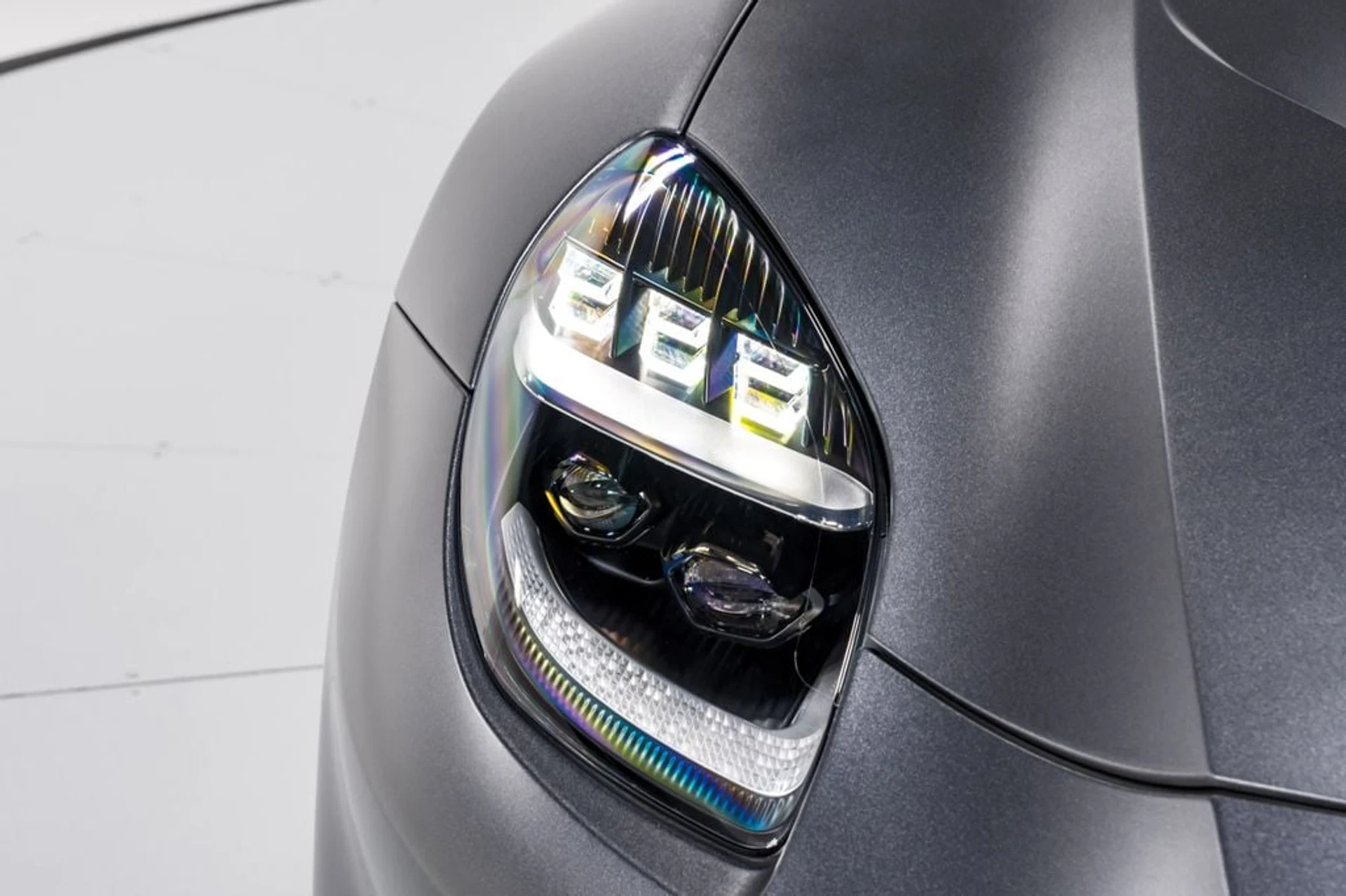 mph038_434468144_27499377a5fd97d90871af2bb741cdc9x_70dbf590e1