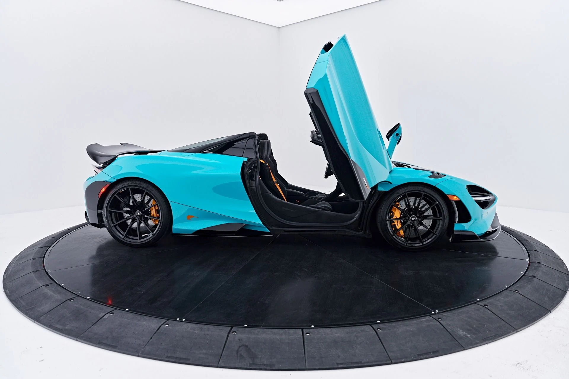 mph038_446649023_Used_2022_Mc_Laren_765_LT_Base_1786488504_f6843ef9b4