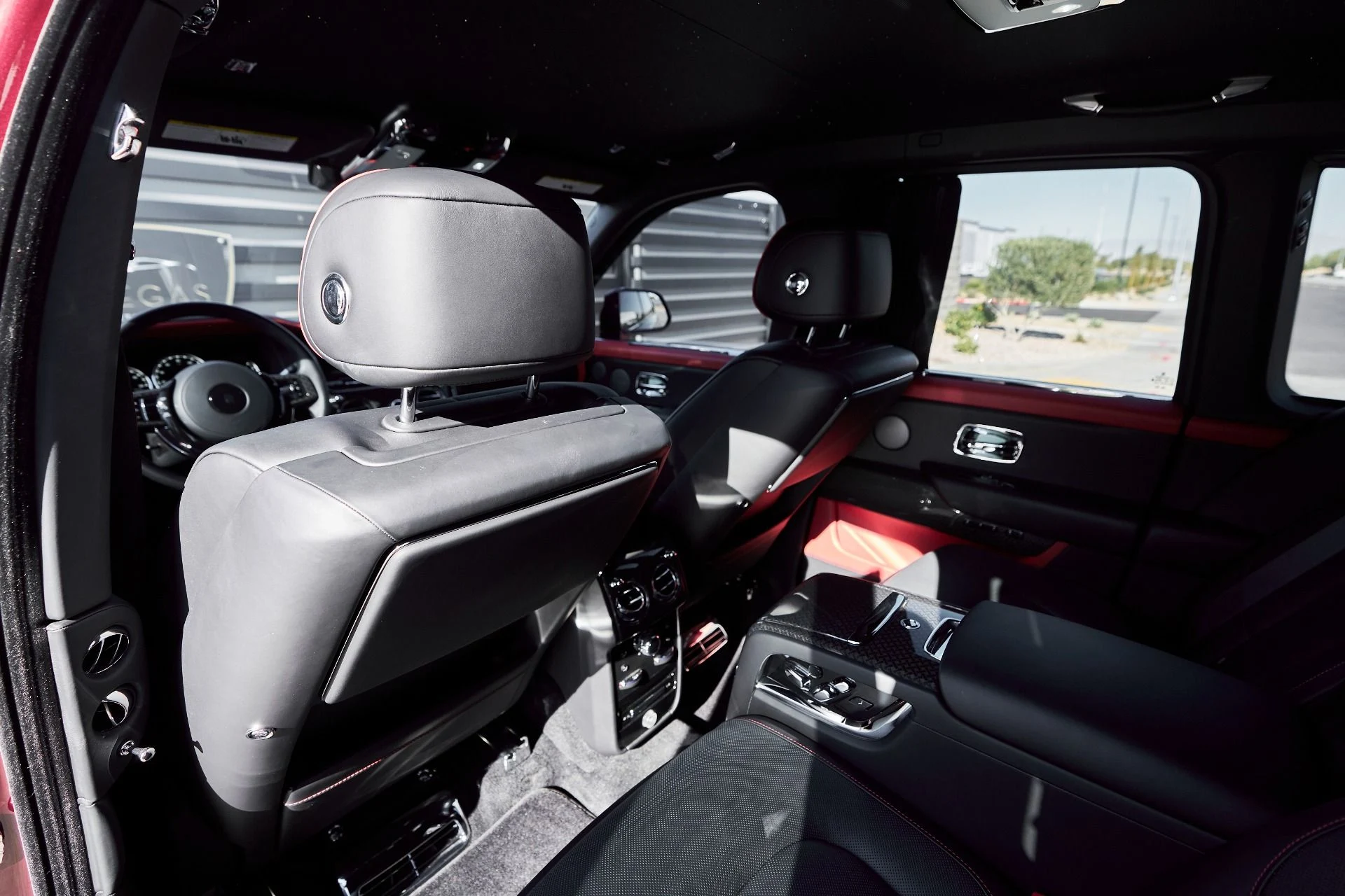 mph038_453772167_Used_2022_Rolls_Royce_Cullinan_Black_Badge_1764038755_782403101a