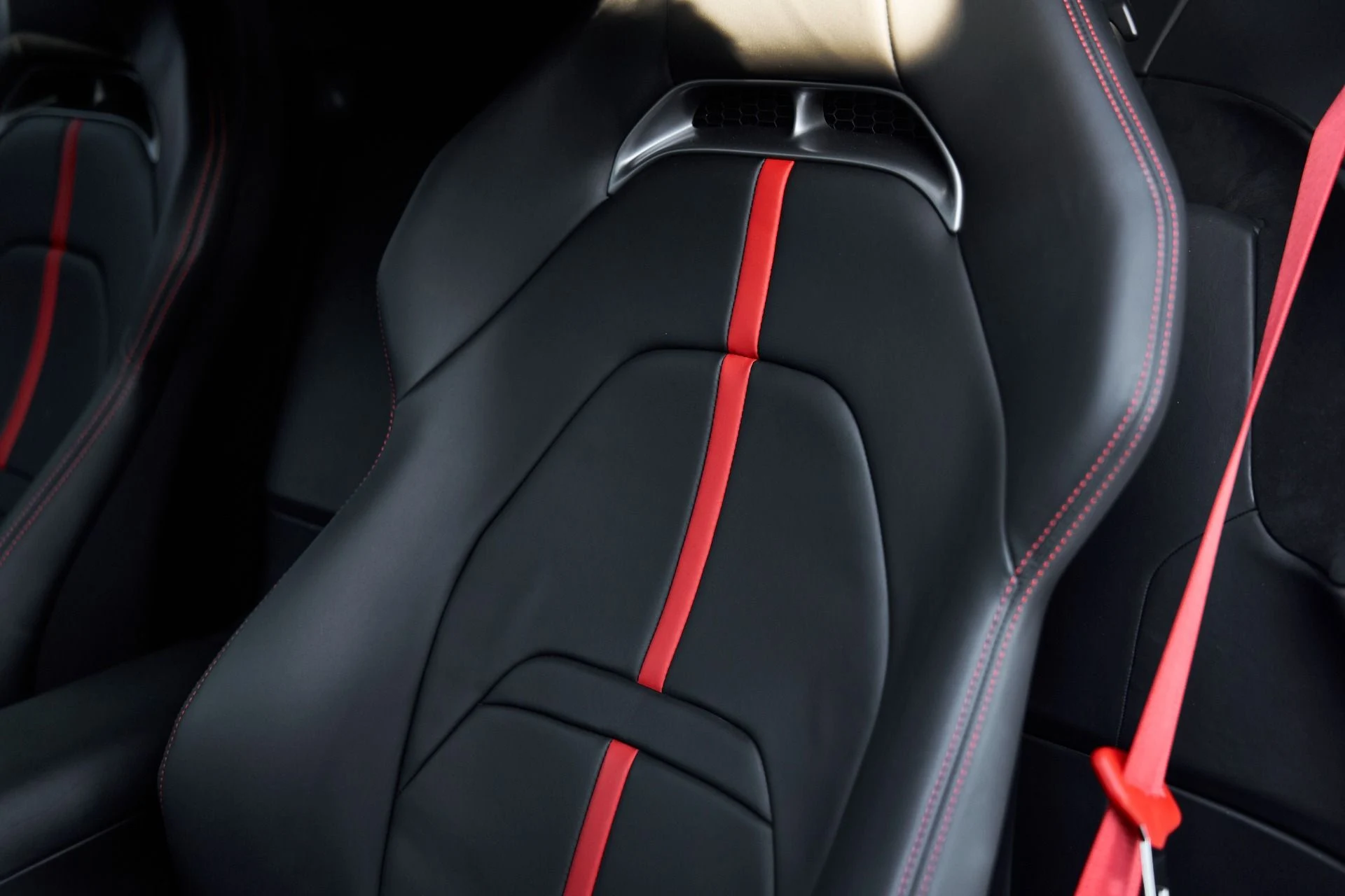 mph038_457101388_Used_2023_Ferrari_SF_90_Stradale_Base_1762650980_ce062eee5e