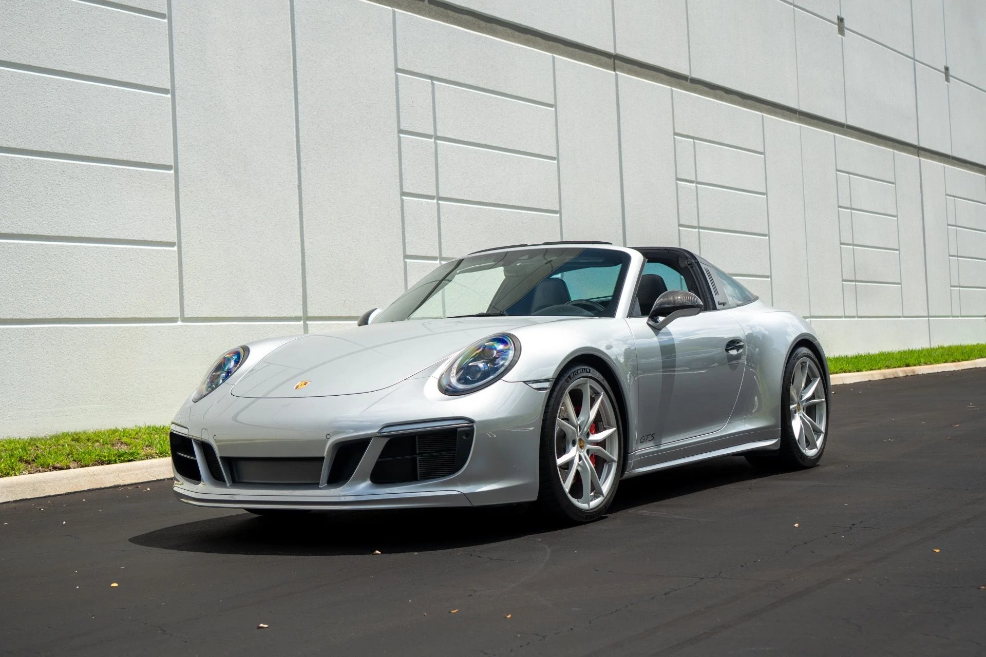 mph038_46829587_Used_2019_Porsche_911_Targa_4_GTS_1756154089_9936f07f17