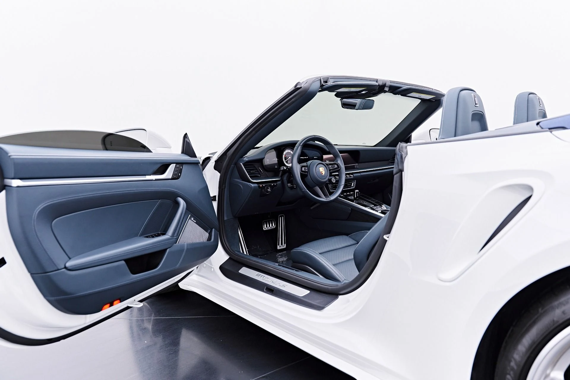 mph038_469073818_Used_2025_Porsche_911_Turbo_S_1788486955_fd2b258915