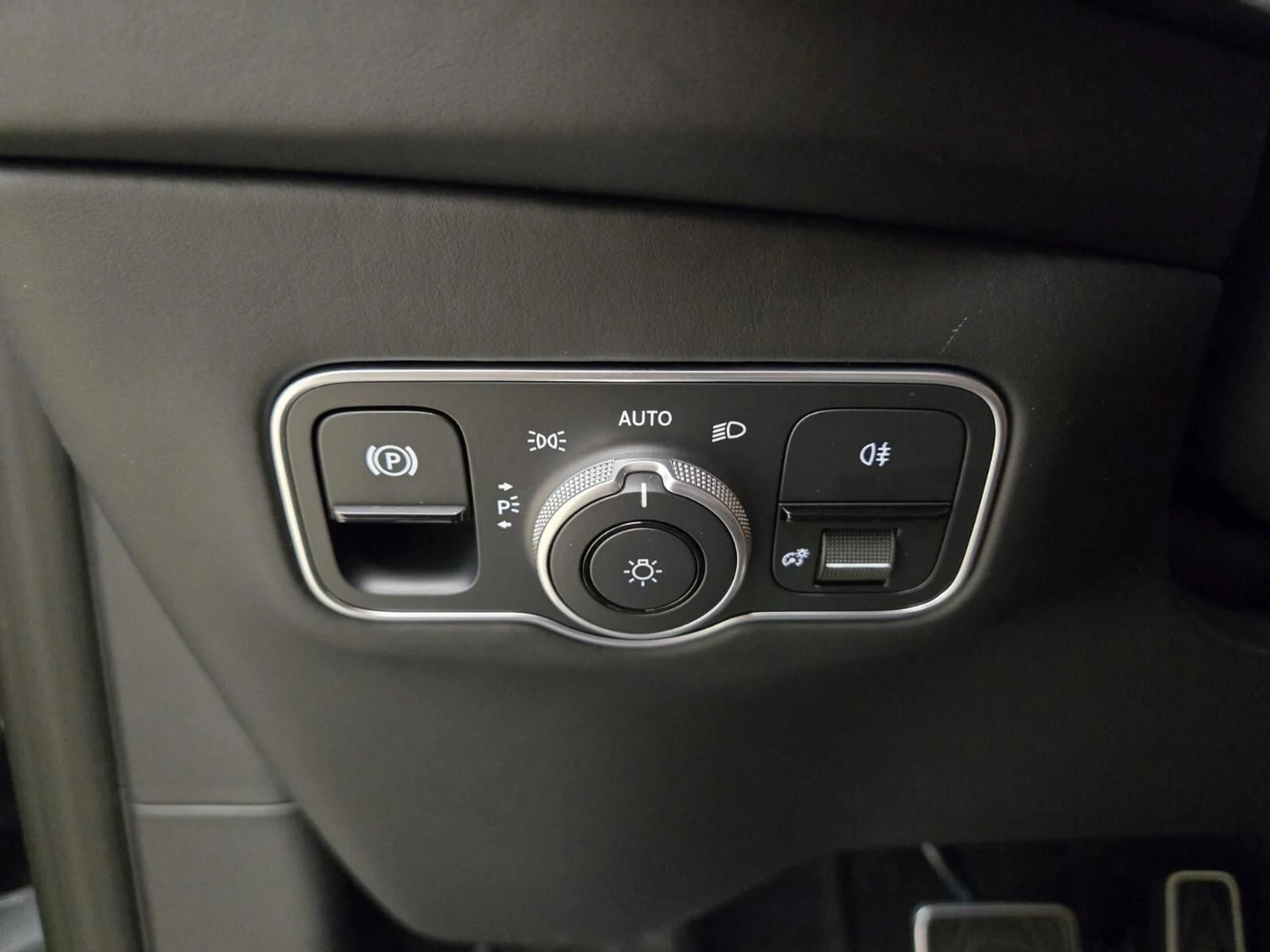 mph038_473680043_New_2026_Aston_Martin_DBX_S_1782364692_164a3c837c