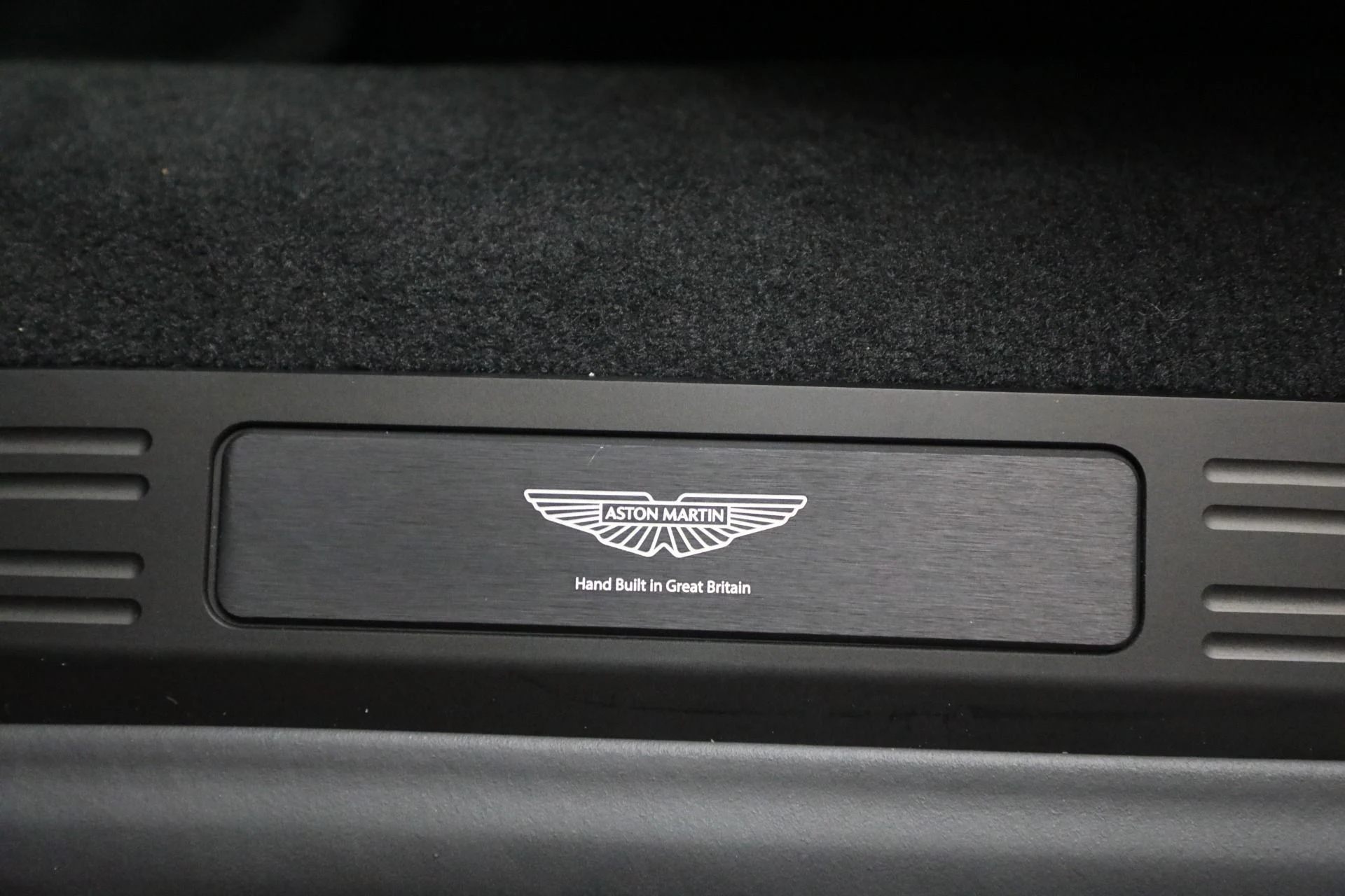 mph038_474107416_New_2026_Aston_Martin_Vantage_Roadster_1767214554_77fb11ecf4