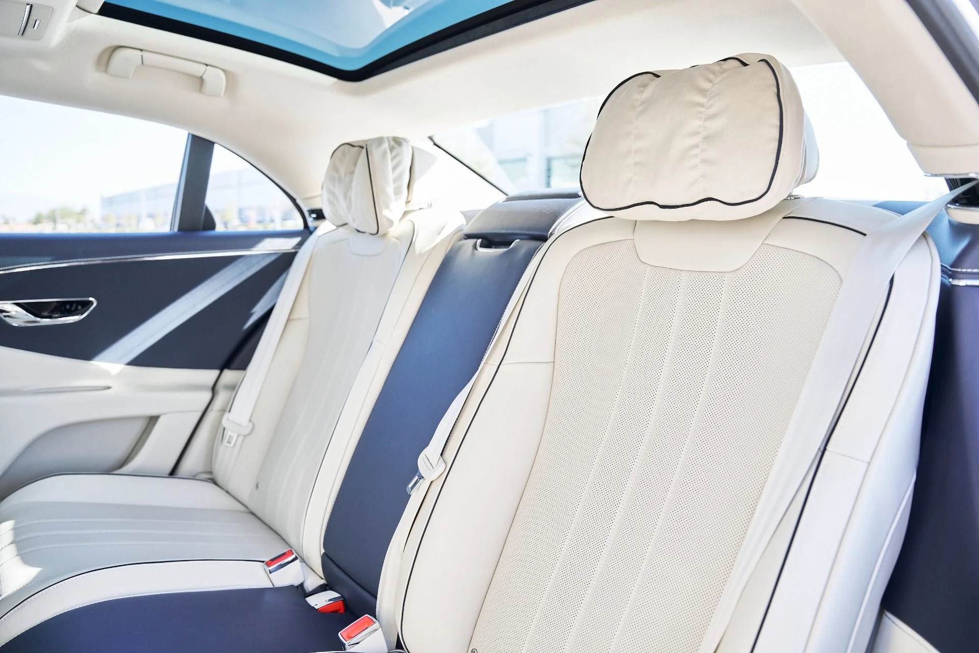 mph038_483466470_Used_2024_Bentley_Flying_Spur_Mulliner_V8_1773796248_2e0830eaa1