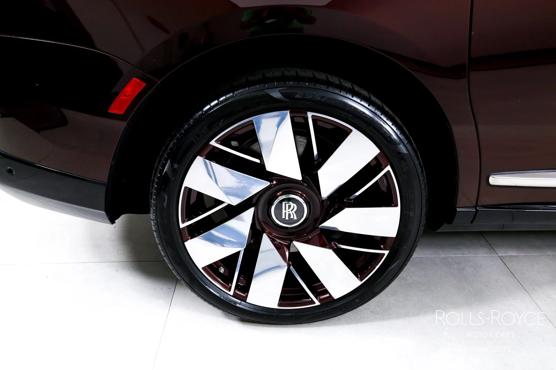 mph038_48759994_Used_2025_Rolls_Royce_Cullinan_1757716745_da14580dcc