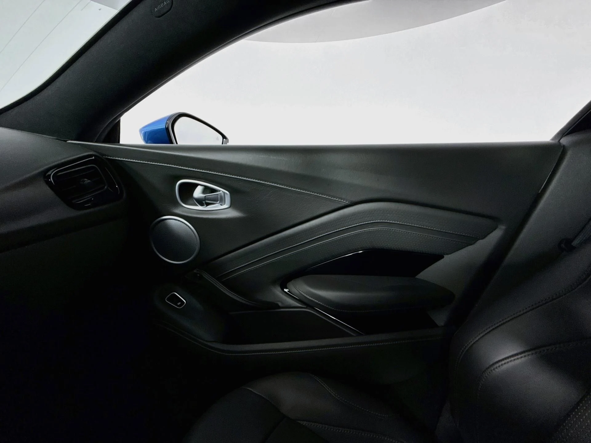 mph038_490638308_Used_2020_Aston_Martin_Vantage_1791218640_ada542397d