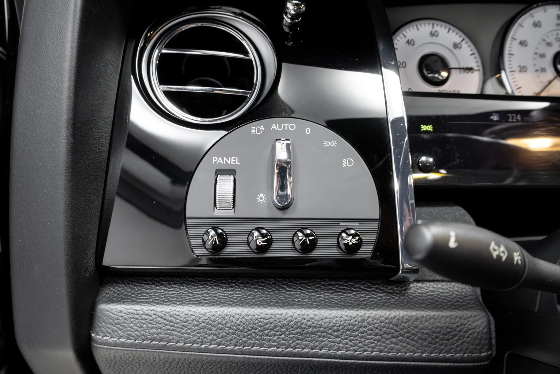 mph038_497767181_Used_2011_Rolls_Royce_Ghost_Base_1762877304_83fbd62426