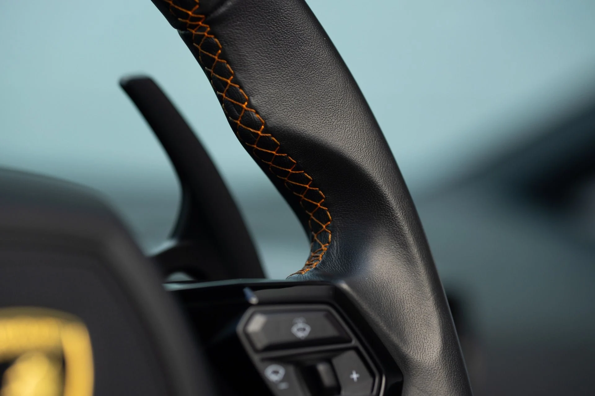 mph038_499572445_Used_2023_Lamborghini_Huracan_EVO_Spyder_1763055563_578b64df2a