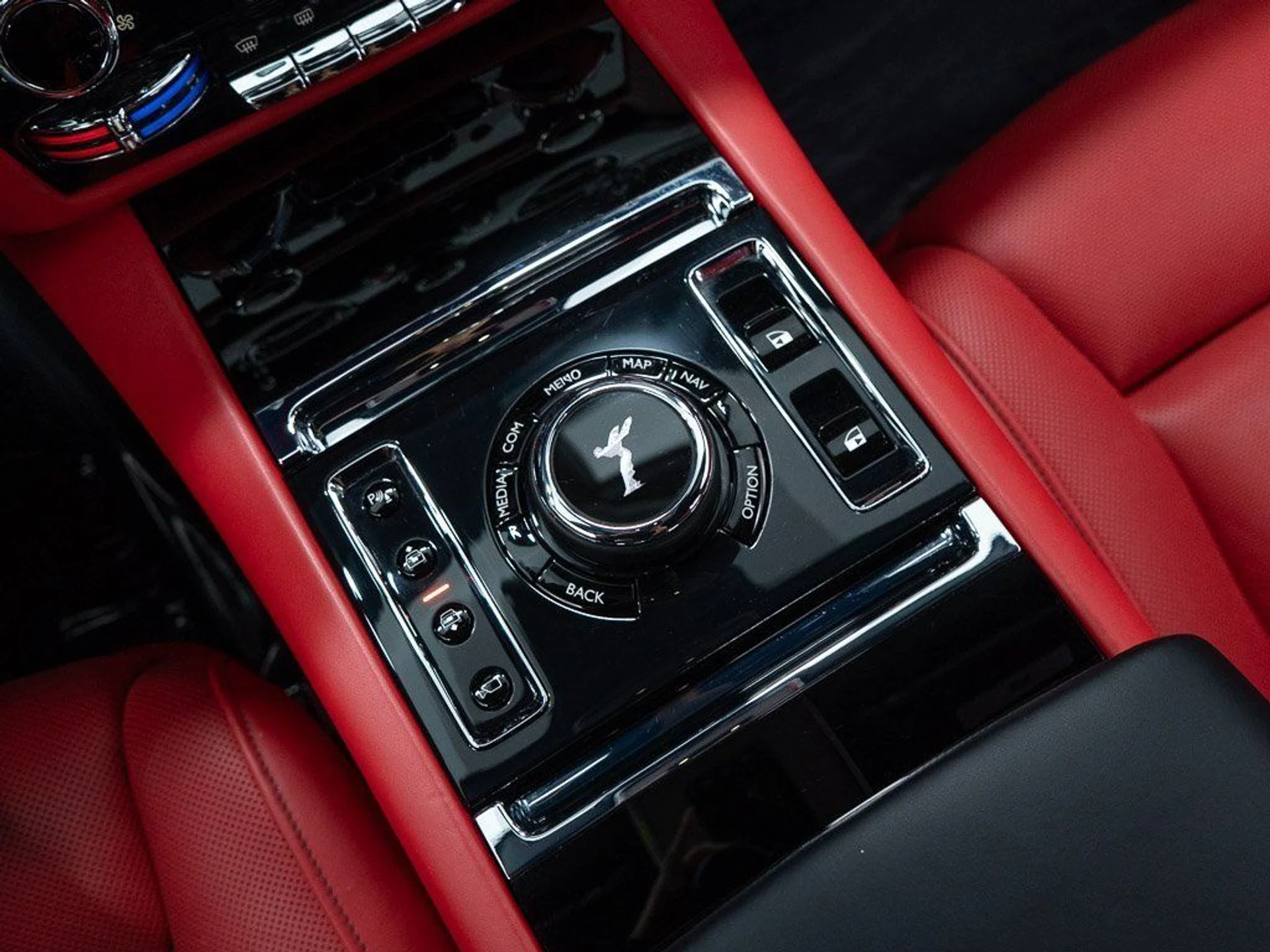 mph038_527557138_4e577fbdbfa4f5b79fcb7bfb286fce46_aecb5b36a2