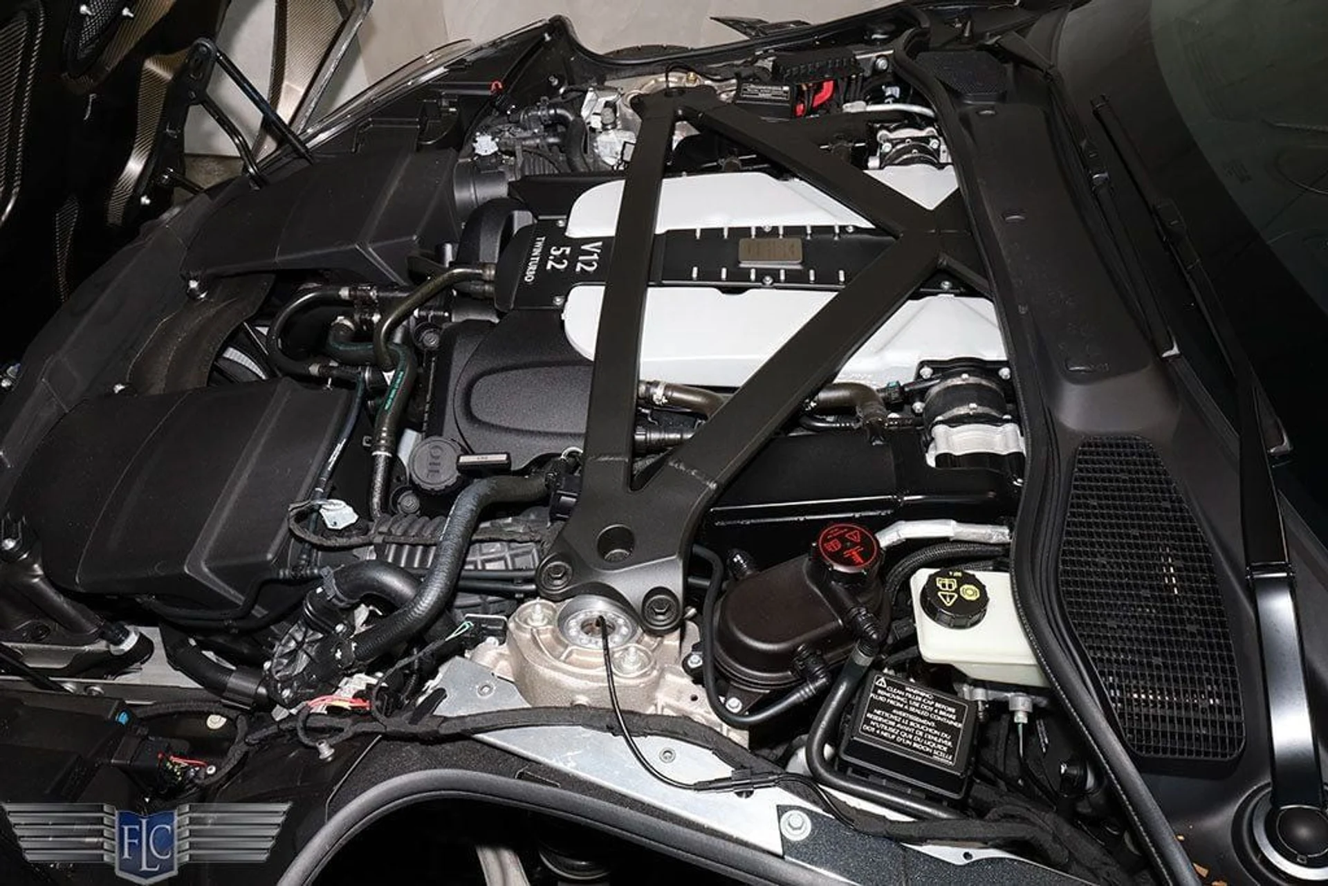 mph038_529441471_used_2022_aston_martin_dbs_superleggeracoupe_9689_23016828_39_1024_5e4ec005d8