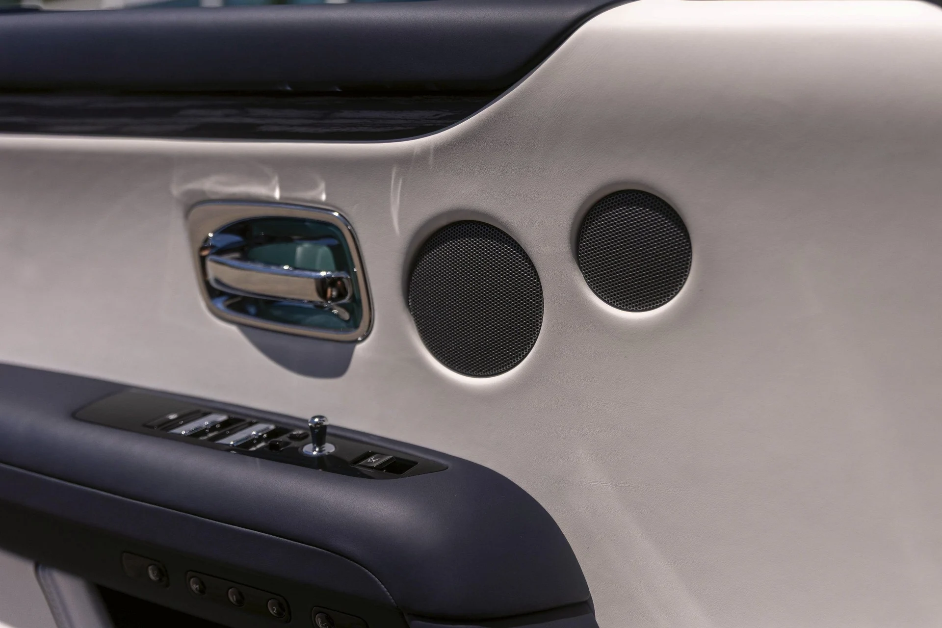 mph038_529866163_Hi_Tech_Luxury_Imports_LLC_SCA_13_GZ_03_SU_230190_image_38_17fba35981