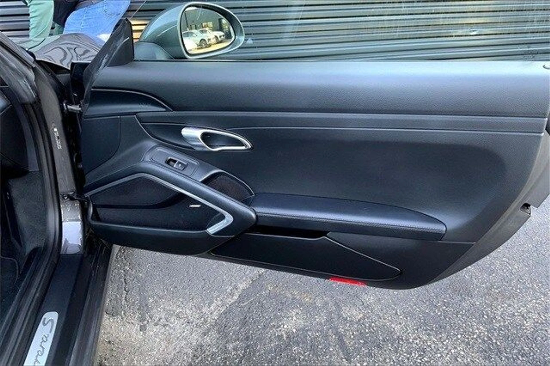 mph038_531134757_0677241d11f7483b1ad338062295b068x_69795485b9