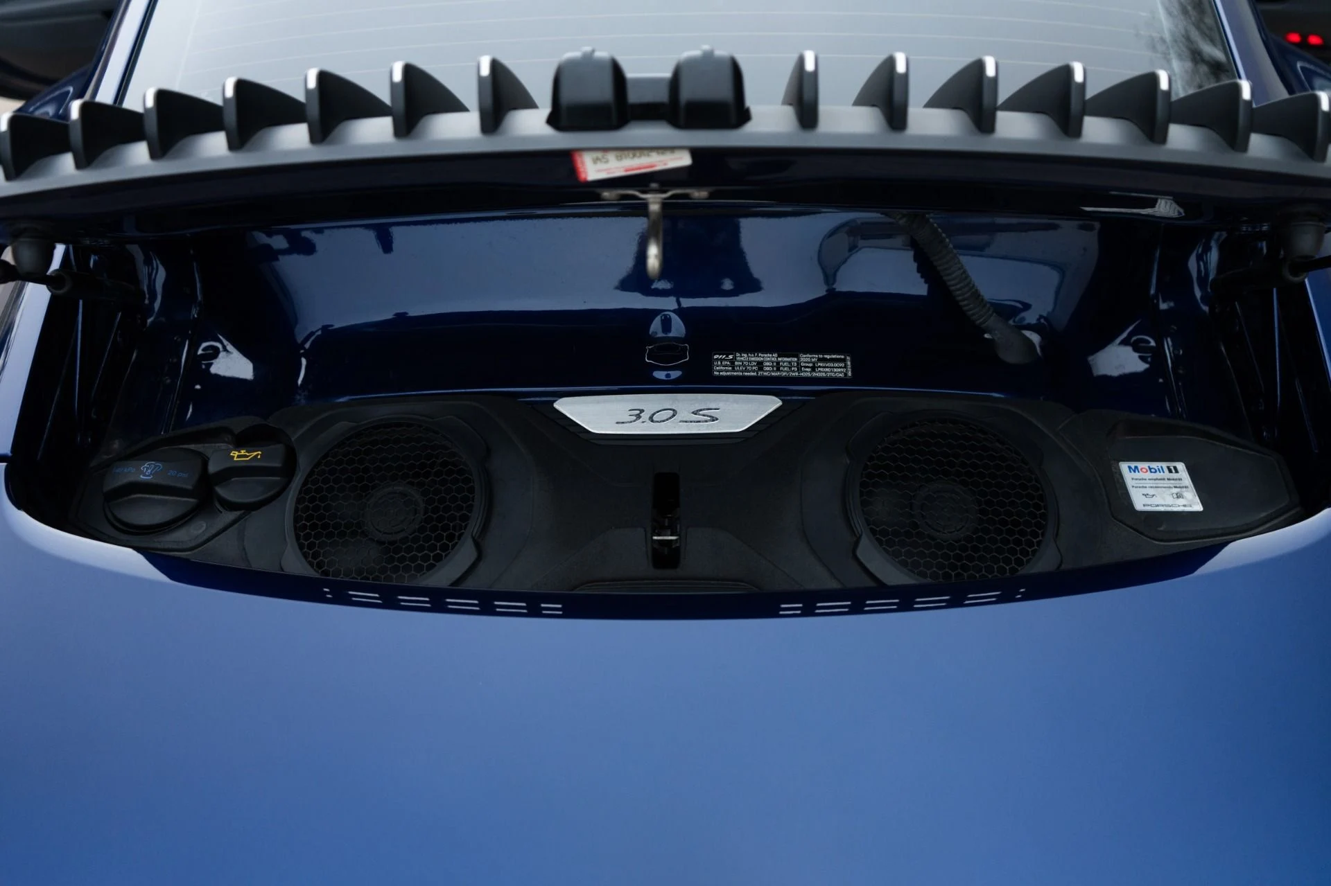 mph038_537843960_Used_2020_Porsche_911_Carrera_4_S_1769455918_e0da3ab8f2