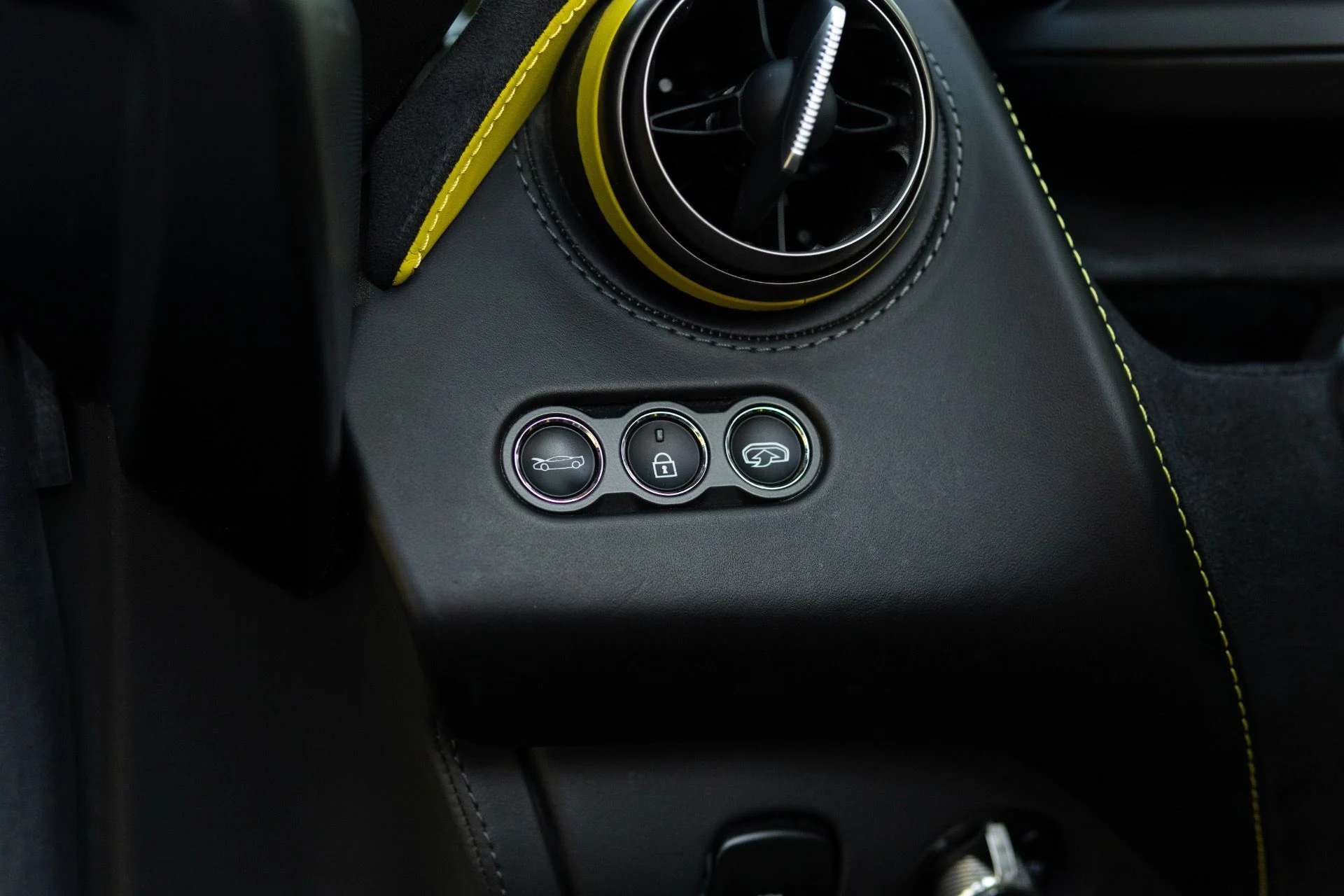 mph038_542712722_Used_2020_Mc_Laren_720_S_Spider_1766779807_bfe0160e66