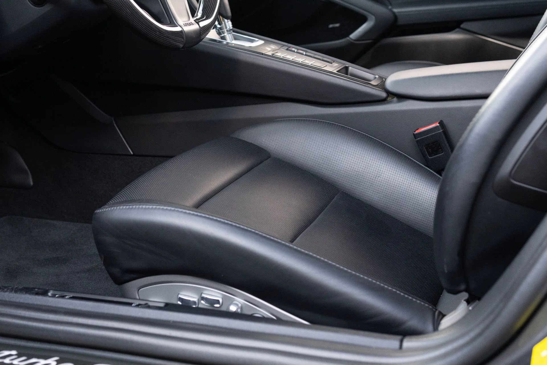 mph038_547473727_Used_2014_Porsche_911_Turbo_S_1777344663_384123d5f6