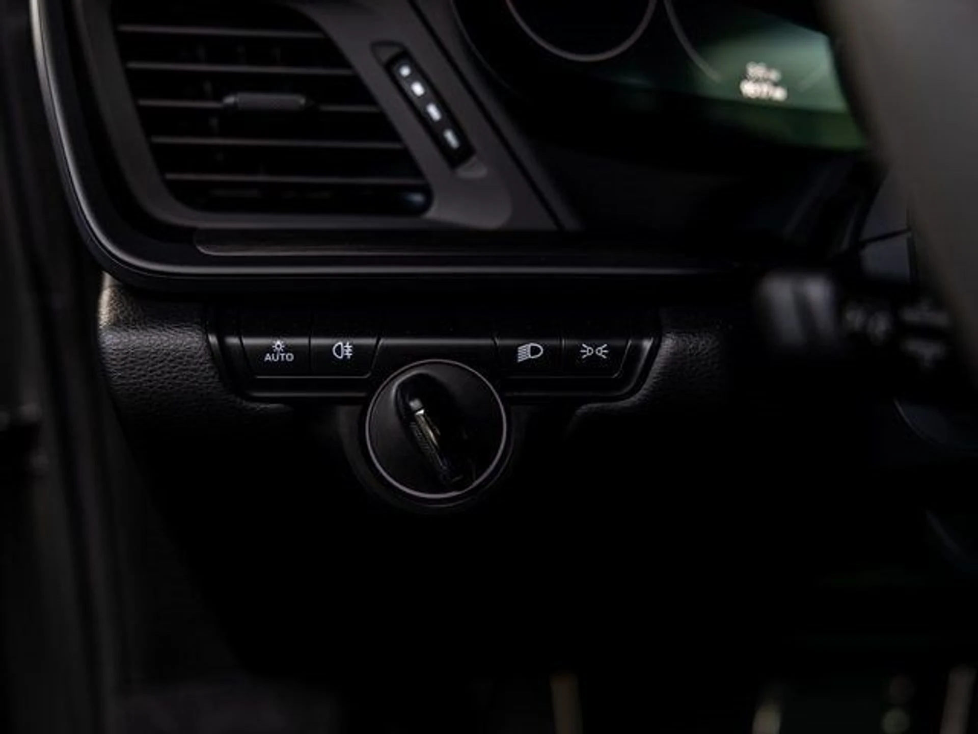 mph038_549882983_39_6582b70563