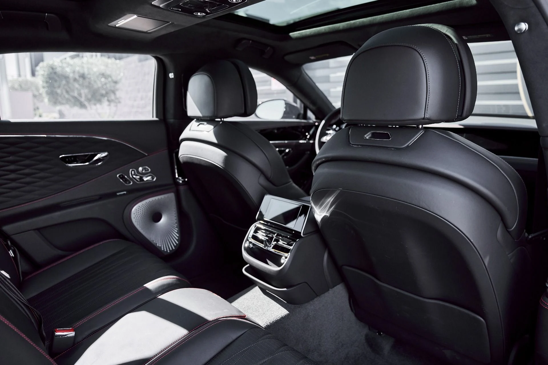 mph038_564697723_Used_2023_Bentley_Flying_Spur_S_1770950673_4c8509fab2