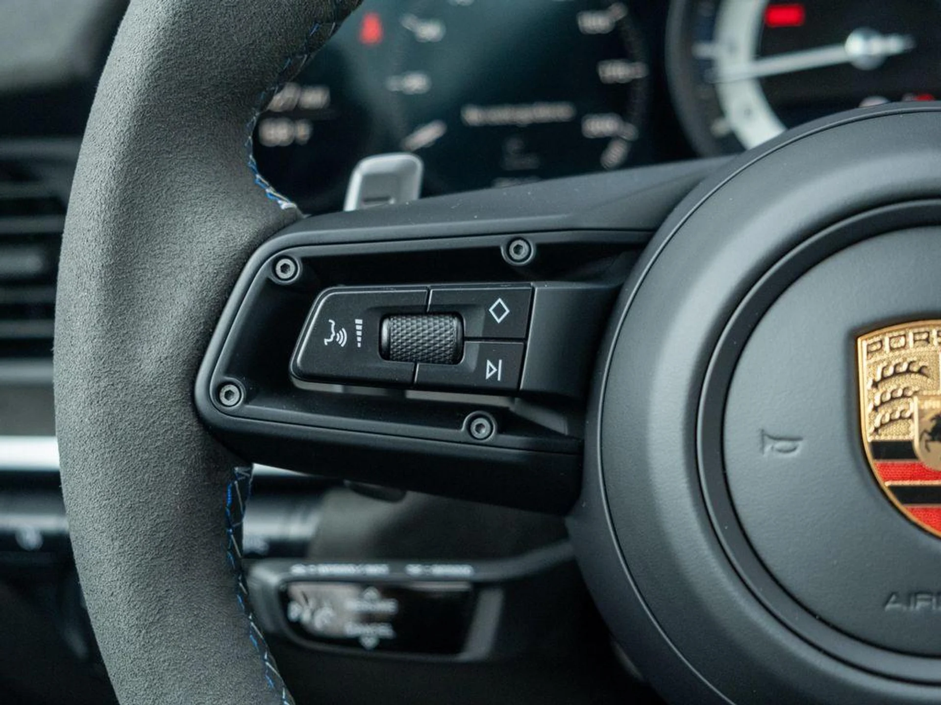 mph038_576509937_b_Xp_Uh_Wbu_E2z_T4_Luvph_J_Fd_Wa_Biw_f7236dcec0