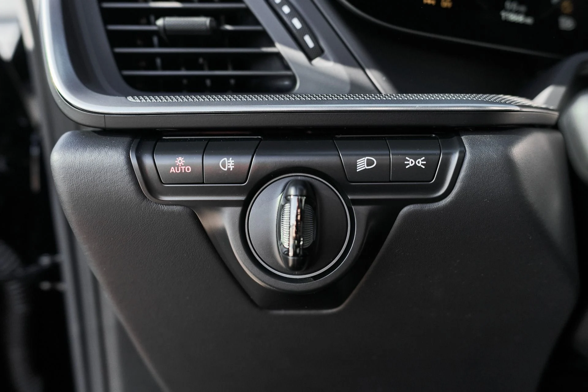 mph038_588793920_Used_2024_Porsche_911_Turbo_1765937815_4687676a98