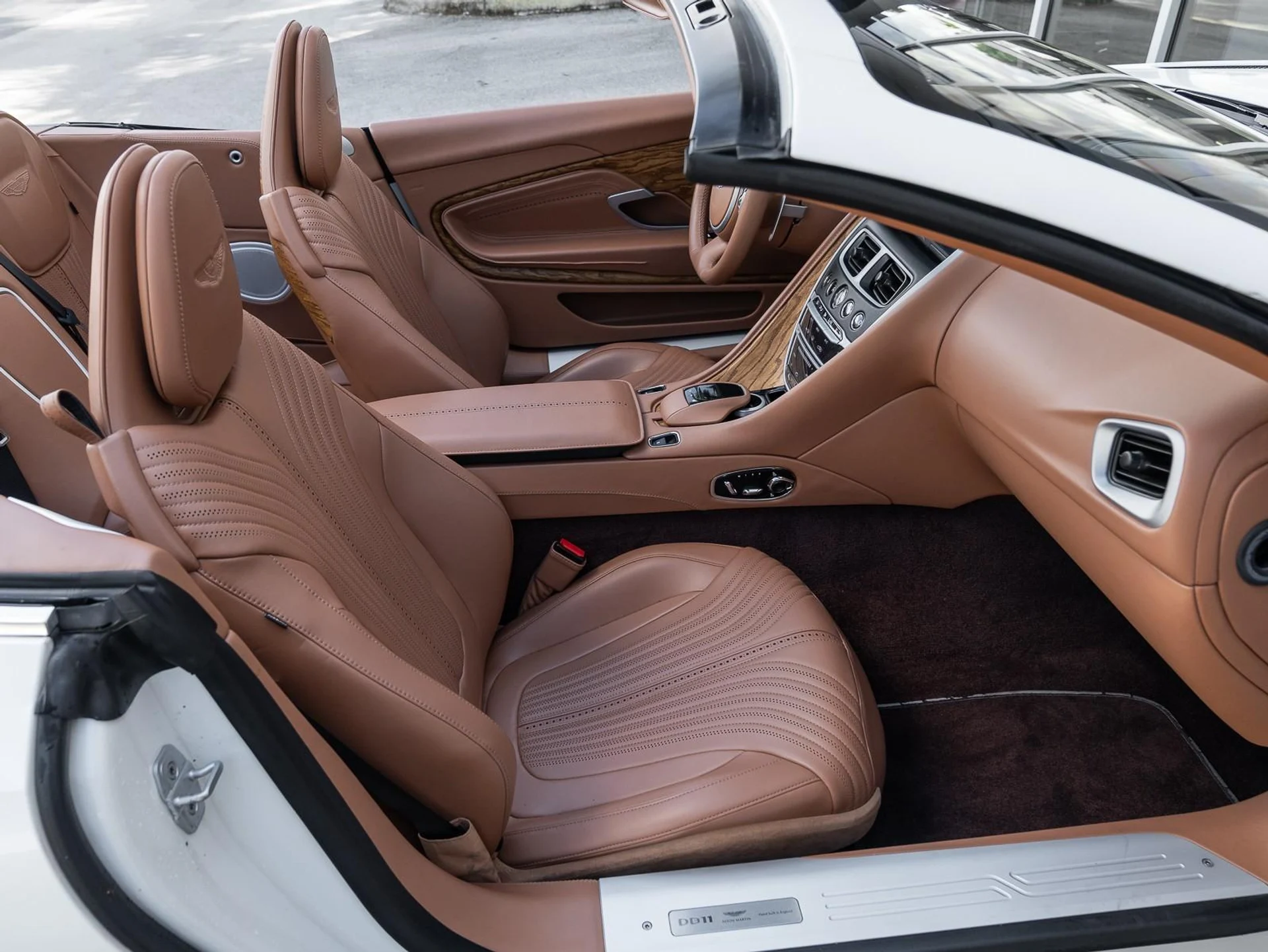 mph038_595561506_Used_2019_Aston_Martin_DB_11_1760731553_0e511d32ed