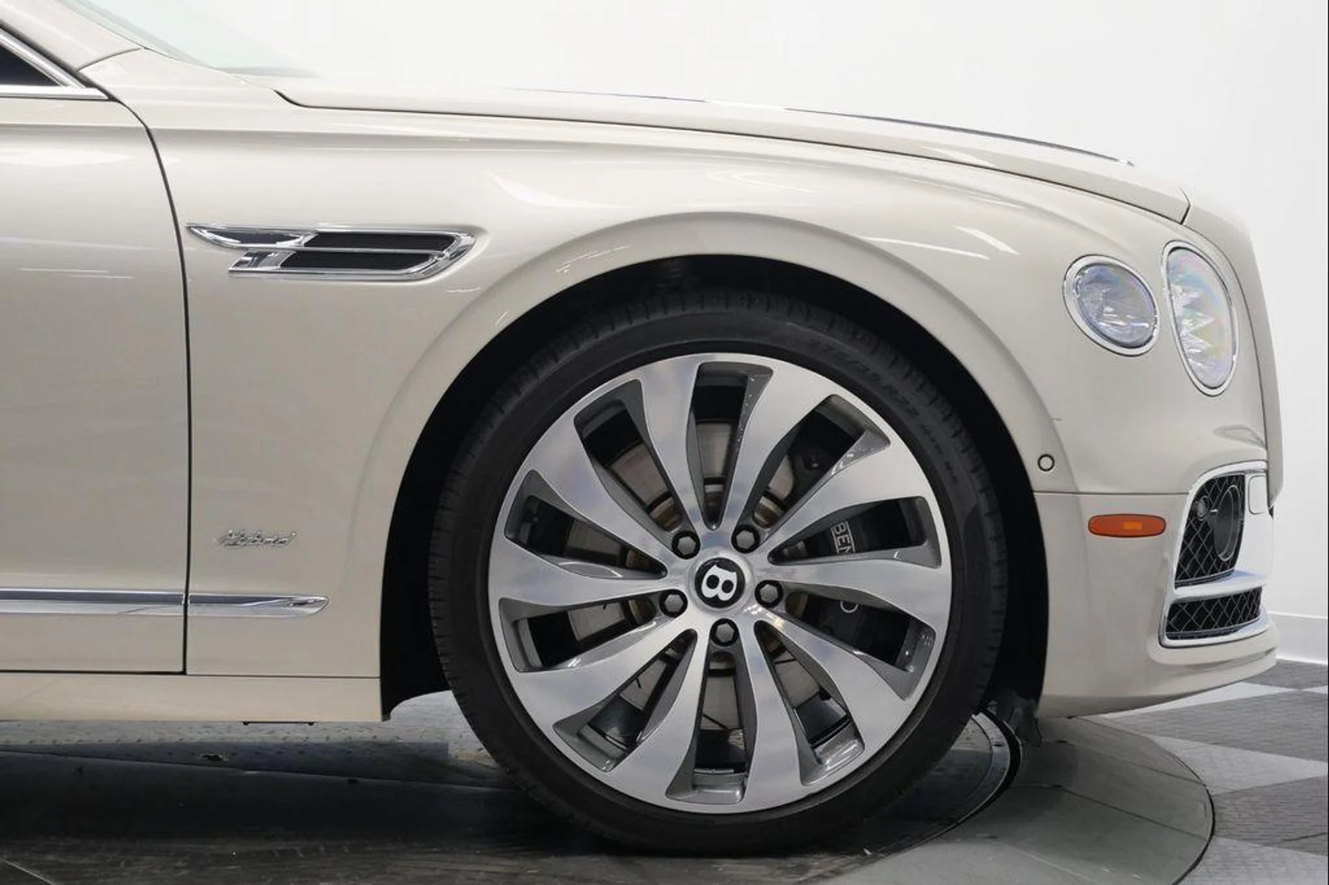 mph038_603028270_Fc_L9_Nhw_VZ_8_S9i_Gm_LA_8q9s52ljo_00628e4b6d