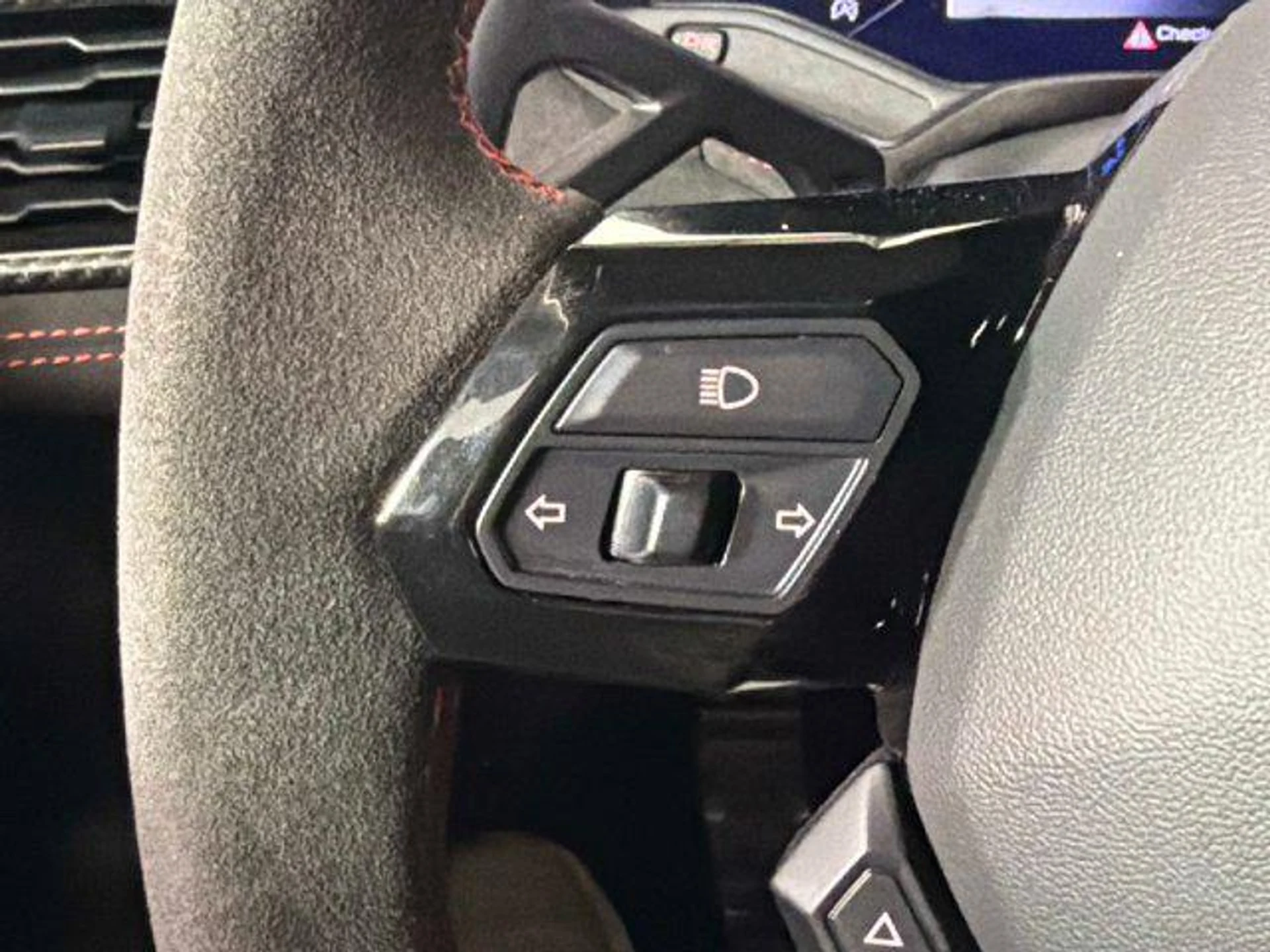 mph038_62638749_J_Lb9_XTN_9_O_Tr_Cp1_BS_4_U3n7mvk2y_U_9cc1235062