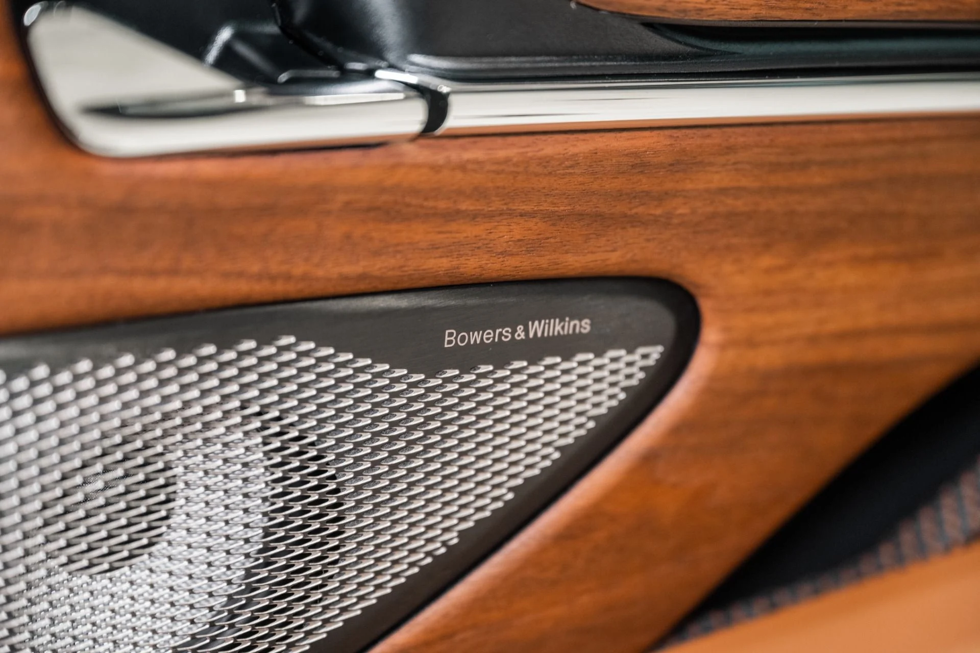 mph038_633891078_New_2026_Aston_Martin_DB_12_Volante_1772211091_6d9ebe7381