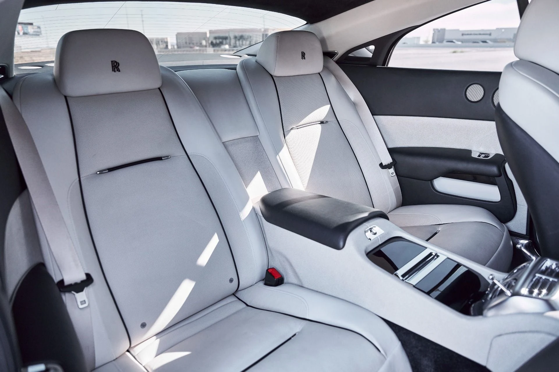 mph038_633994205_Used_2015_Rolls_Royce_Wraith_1770669850_15b8964ad3