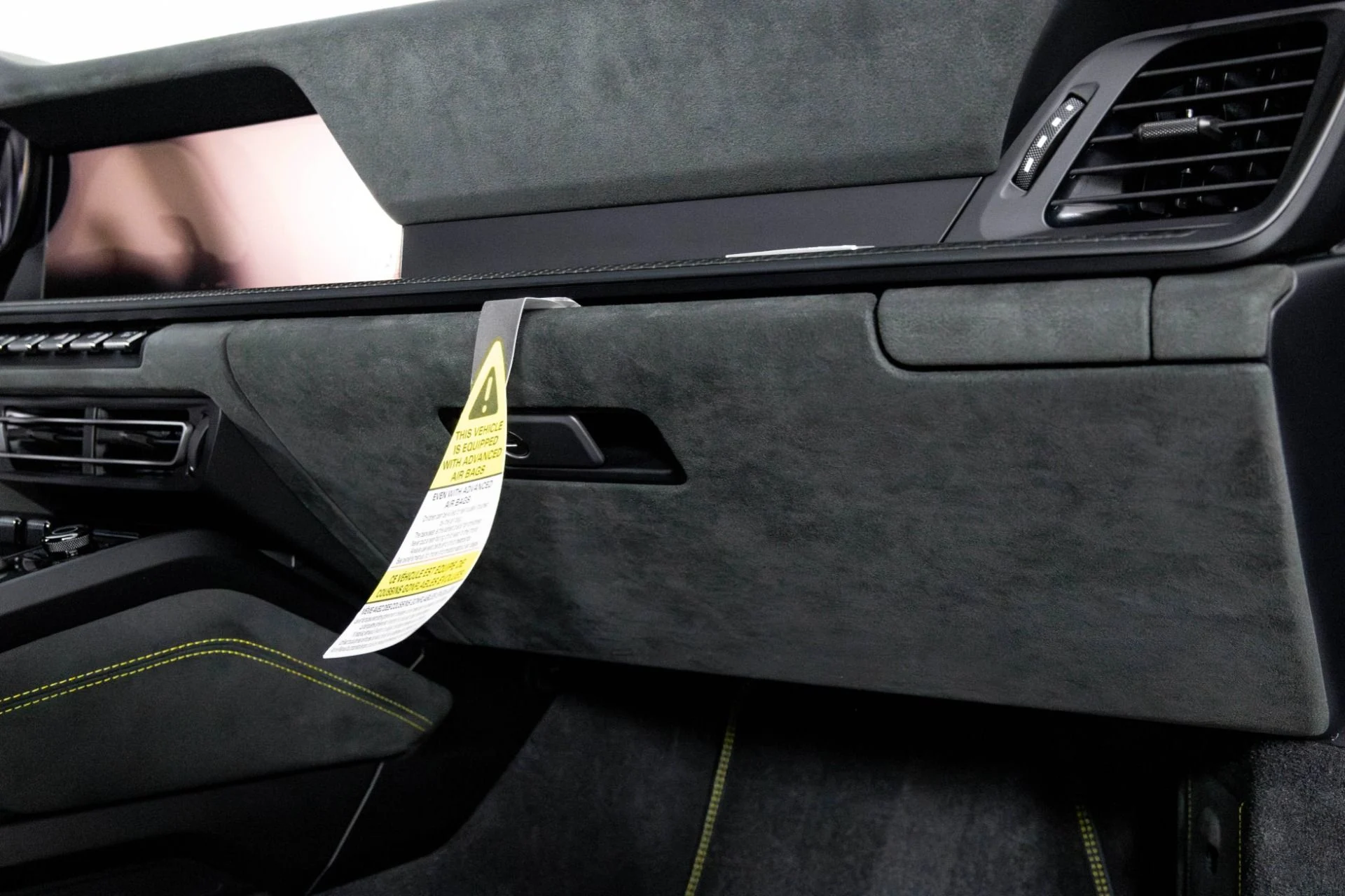 mph038_649552282_Used_2025_Porsche_911_GT_3_RS_1763053573_e4f72d4cba