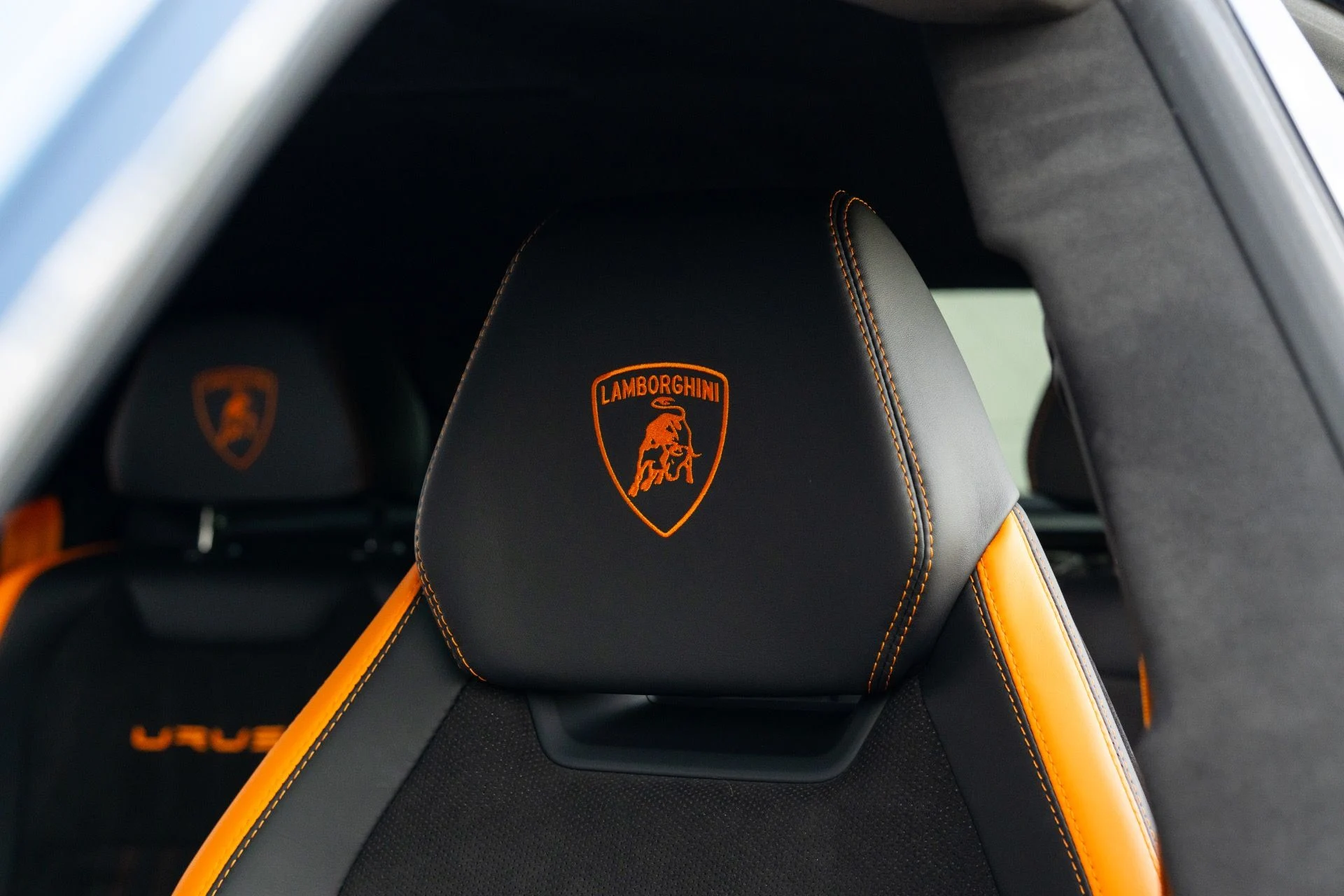 mph038_65101666_Used_2024_Lamborghini_Urus_S_1773951175_f5157aa381