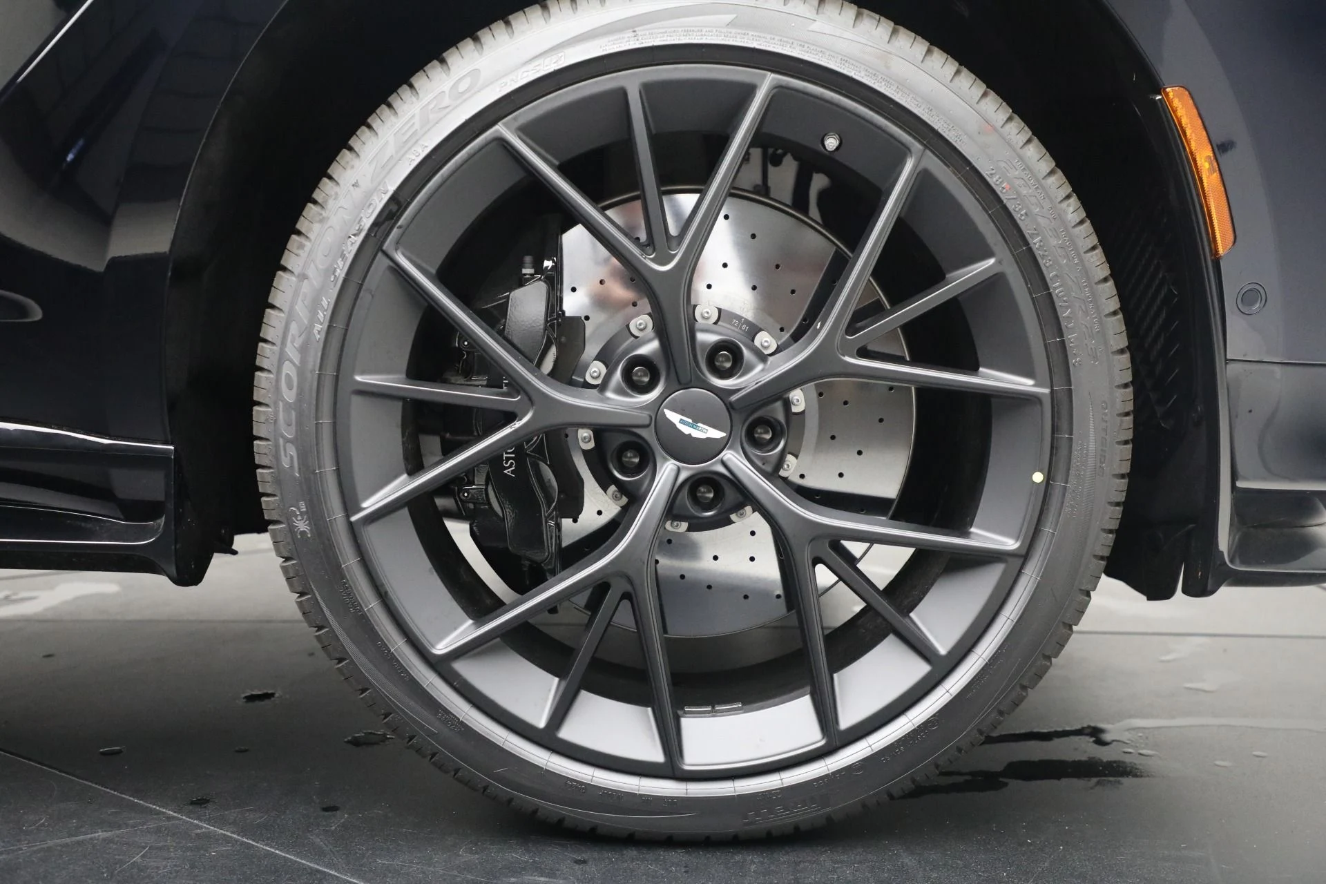 mph038_65915950_New_2025_Aston_Martin_DBX_707_a1689ee044