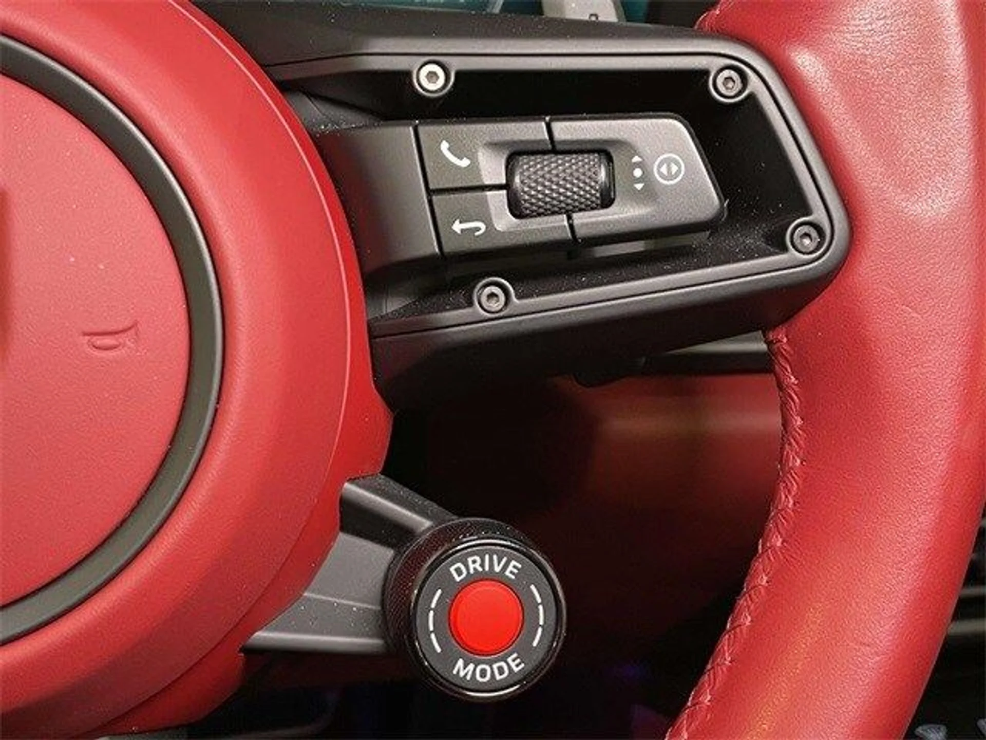 mph038_667397244_a54994d0a557961a3887484d62bac72bx_44f0e0b789